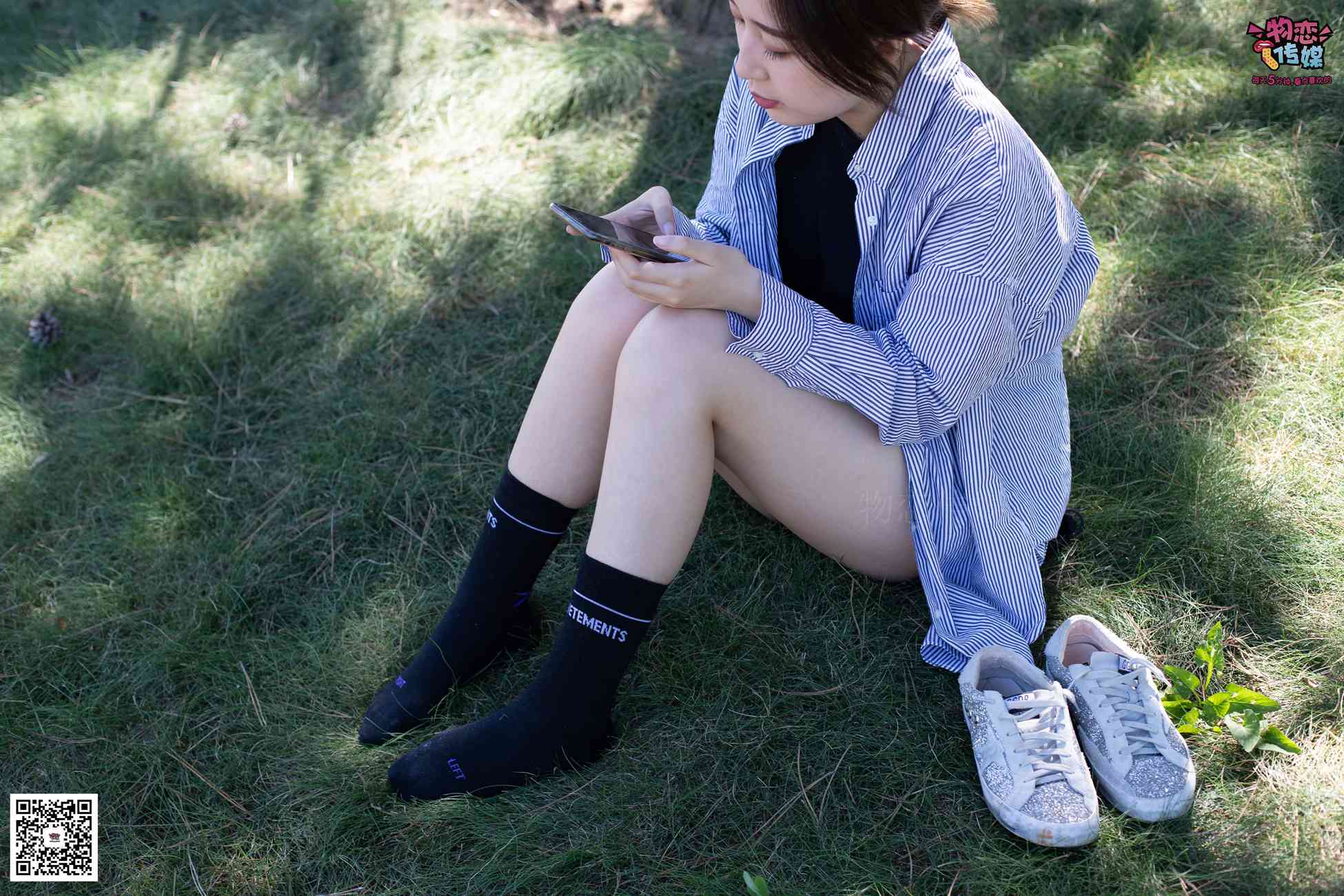 图片[48]-物恋传媒 No.056 眼神犀利,表情高冷小姐姐的深蓝色棉袜 [160P] – 速更版-美库