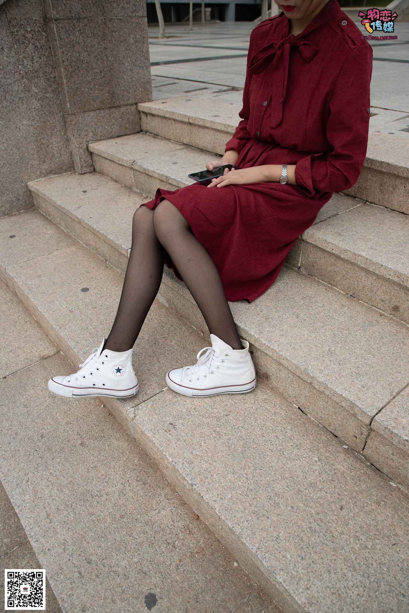 图片[66]-勿恋传媒 No.055 一袭红的神秘与热情,经典白色匡威高帮配黑丝 [143P] – 速更版-美库