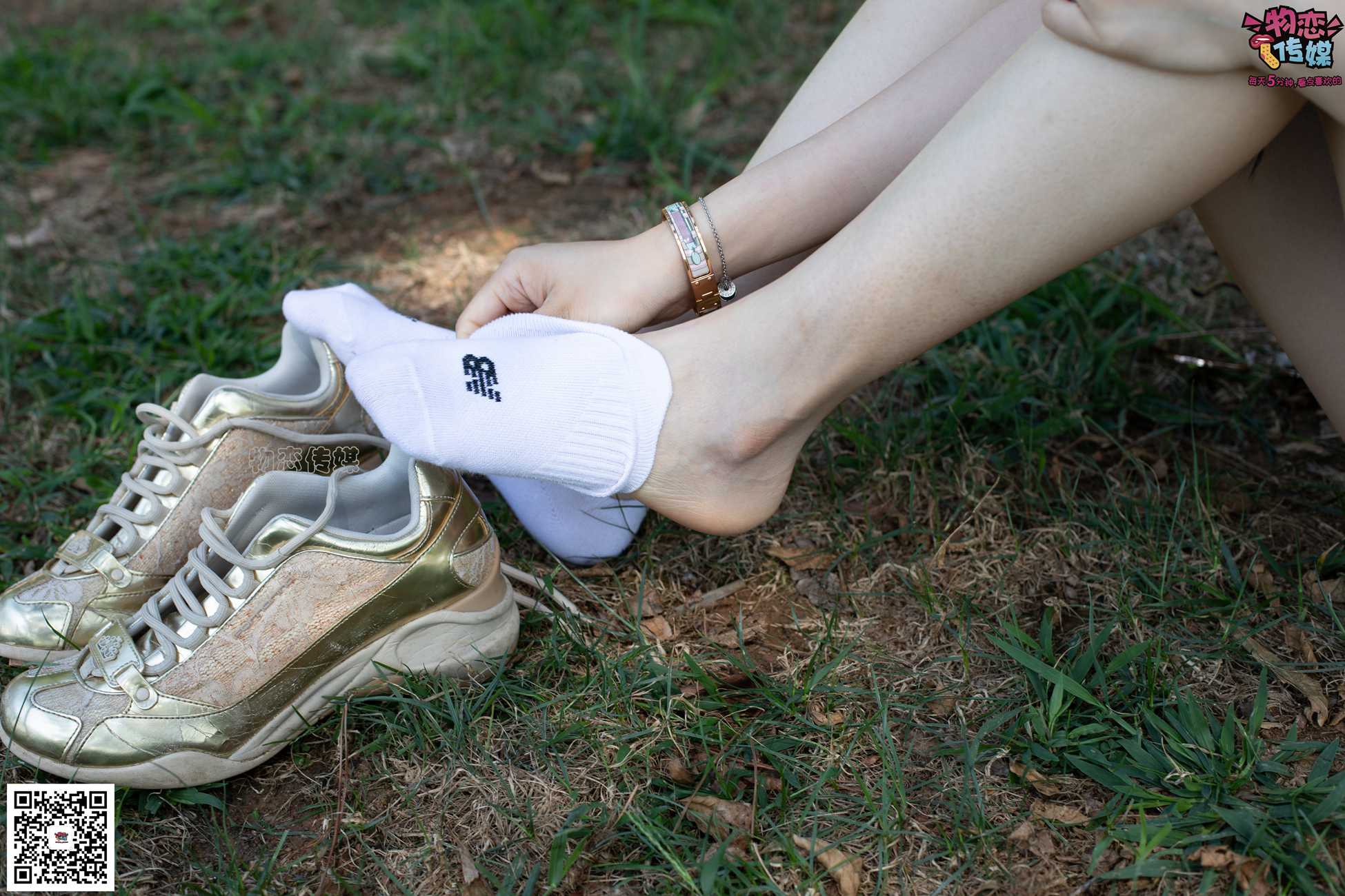 图片[49]-物恋传媒 No.057 摇滚重金属,狂野的温柔,纯情的安踏白棉袜 [190P] – 速更版-美库