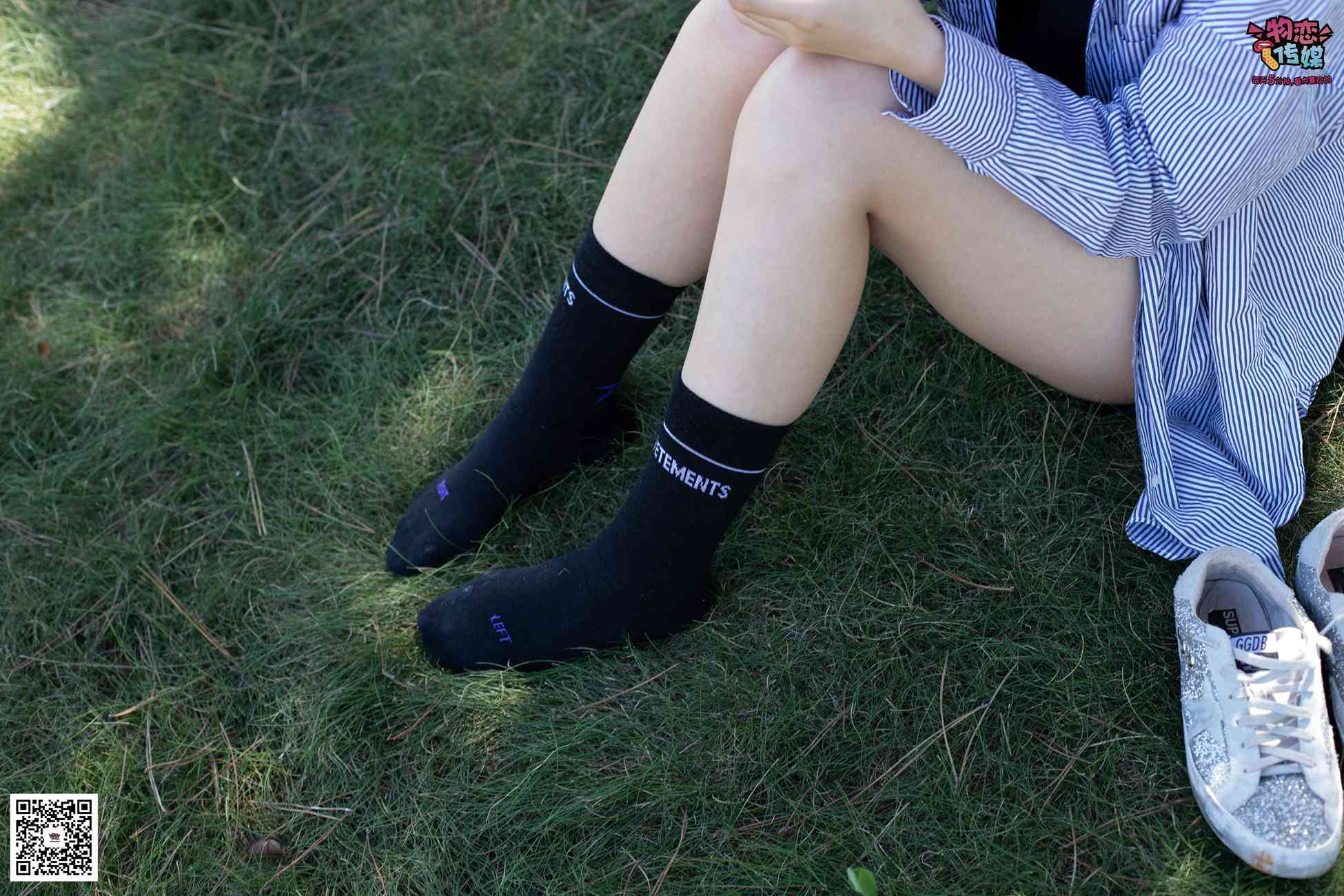图片[53]-物恋传媒 No.056 眼神犀利,表情高冷小姐姐的深蓝色棉袜 [160P] – 速更版-美库