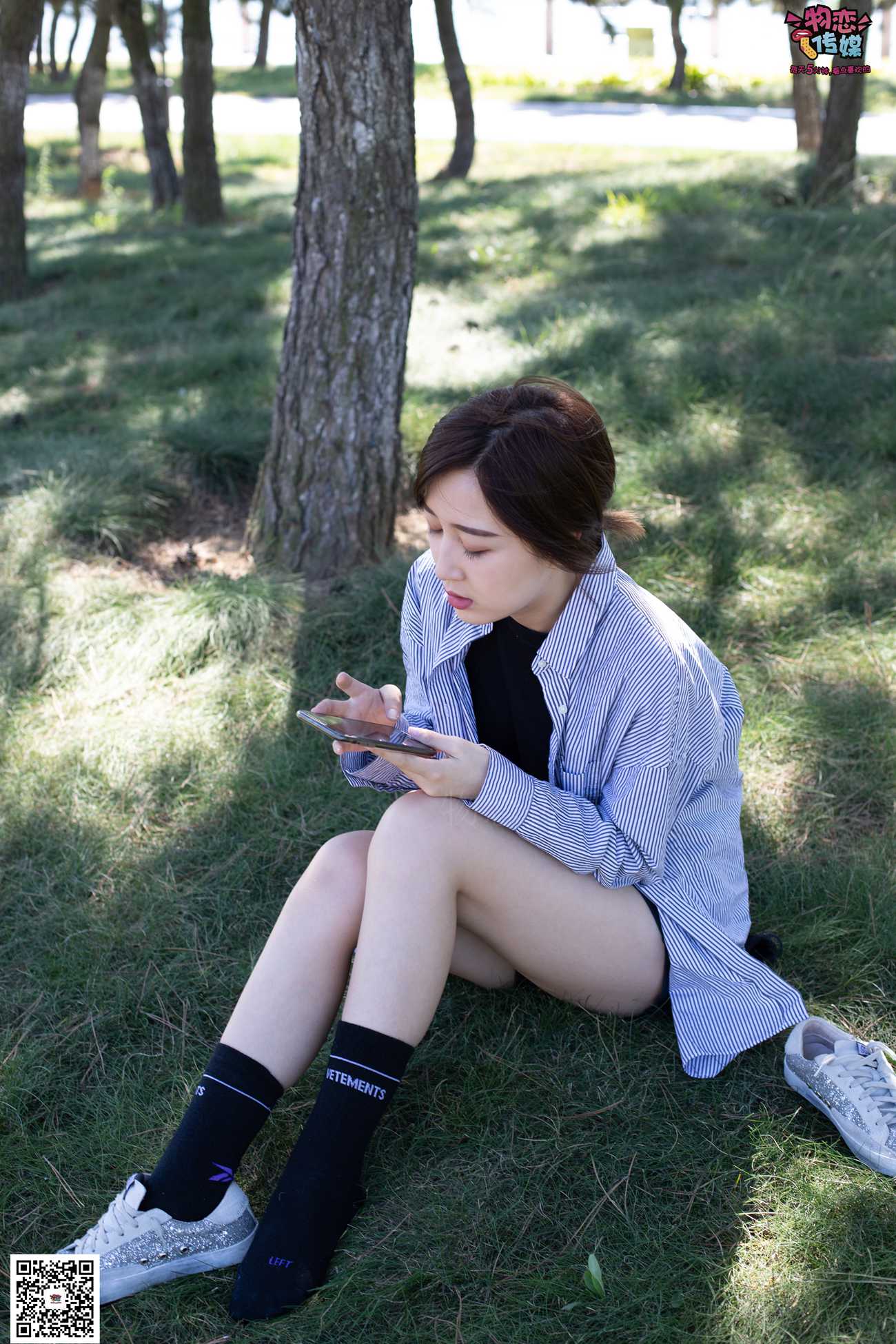 图片[77]-物恋传媒 No.056 眼神犀利,表情高冷小姐姐的深蓝色棉袜 [160P] – 速更版-美库