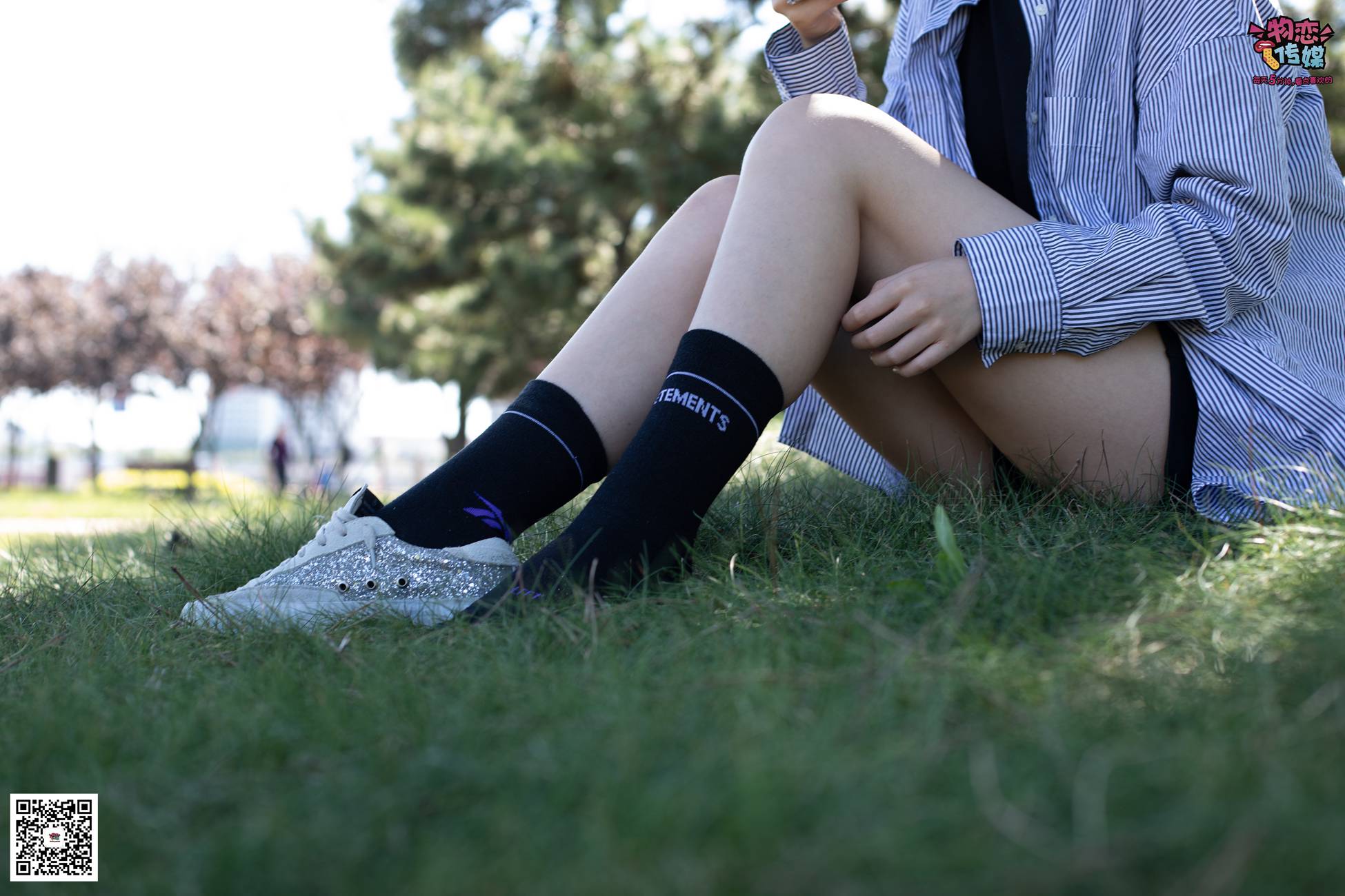 图片[84]-物恋传媒 No.056 眼神犀利,表情高冷小姐姐的深蓝色棉袜 [160P] – 速更版-美库