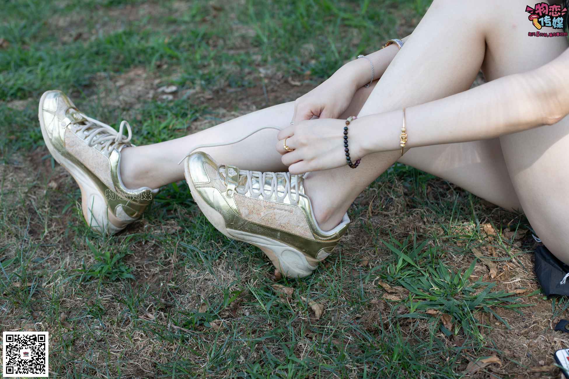 图片[93]-物恋传媒 No.057 摇滚重金属,狂野的温柔,纯情的安踏白棉袜 [190P] – 速更版-美库