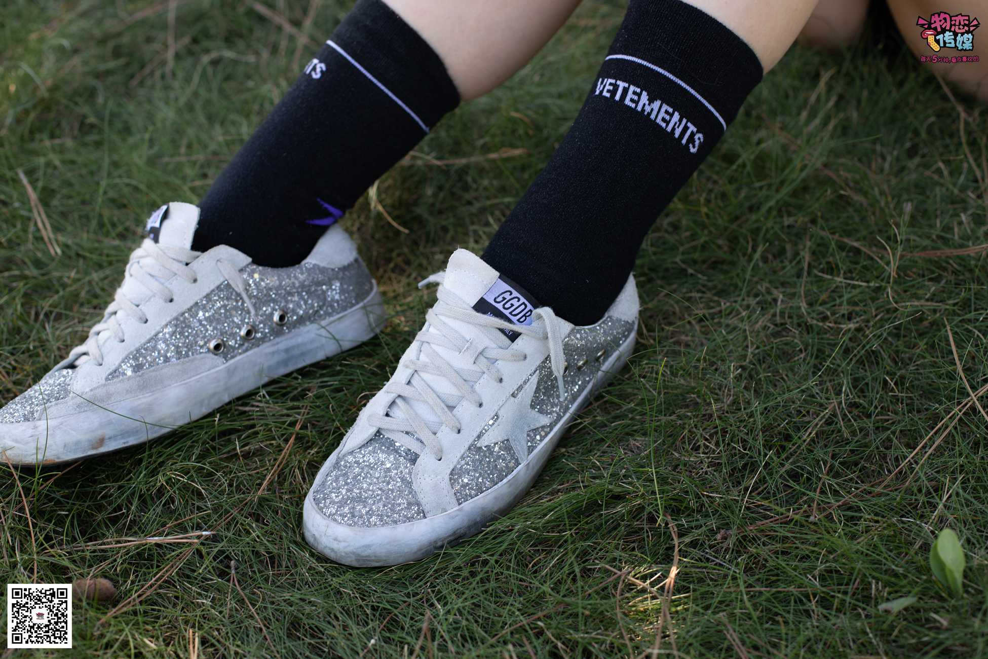 图片[103]-物恋传媒 No.056 眼神犀利,表情高冷小姐姐的深蓝色棉袜 [160P] – 速更版-美库