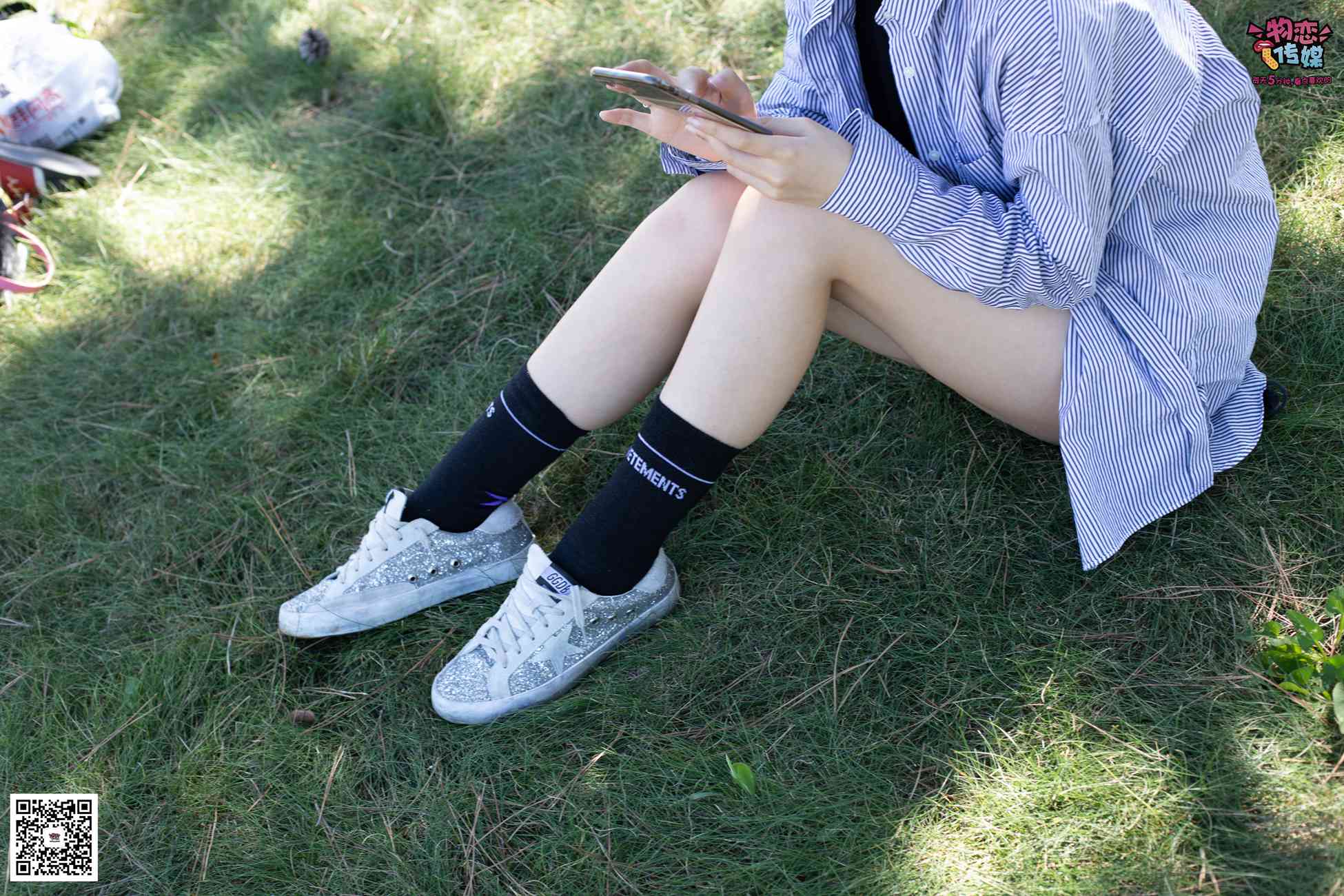 图片[104]-物恋传媒 No.056 眼神犀利,表情高冷小姐姐的深蓝色棉袜 [160P] – 速更版-美库