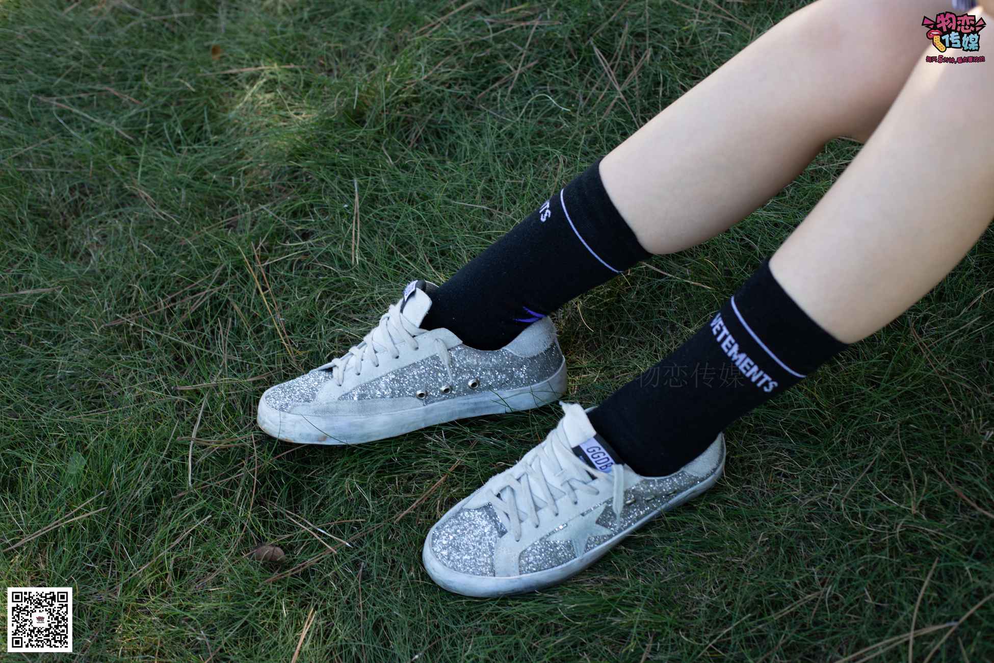 图片[107]-物恋传媒 No.056 眼神犀利,表情高冷小姐姐的深蓝色棉袜 [160P] – 速更版-美库