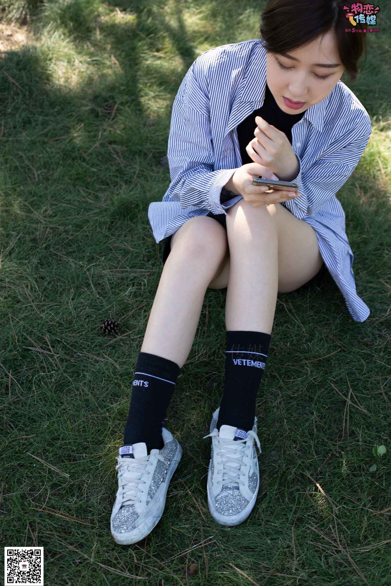 图片[108]-物恋传媒 No.056 眼神犀利,表情高冷小姐姐的深蓝色棉袜 [160P] – 速更版-美库