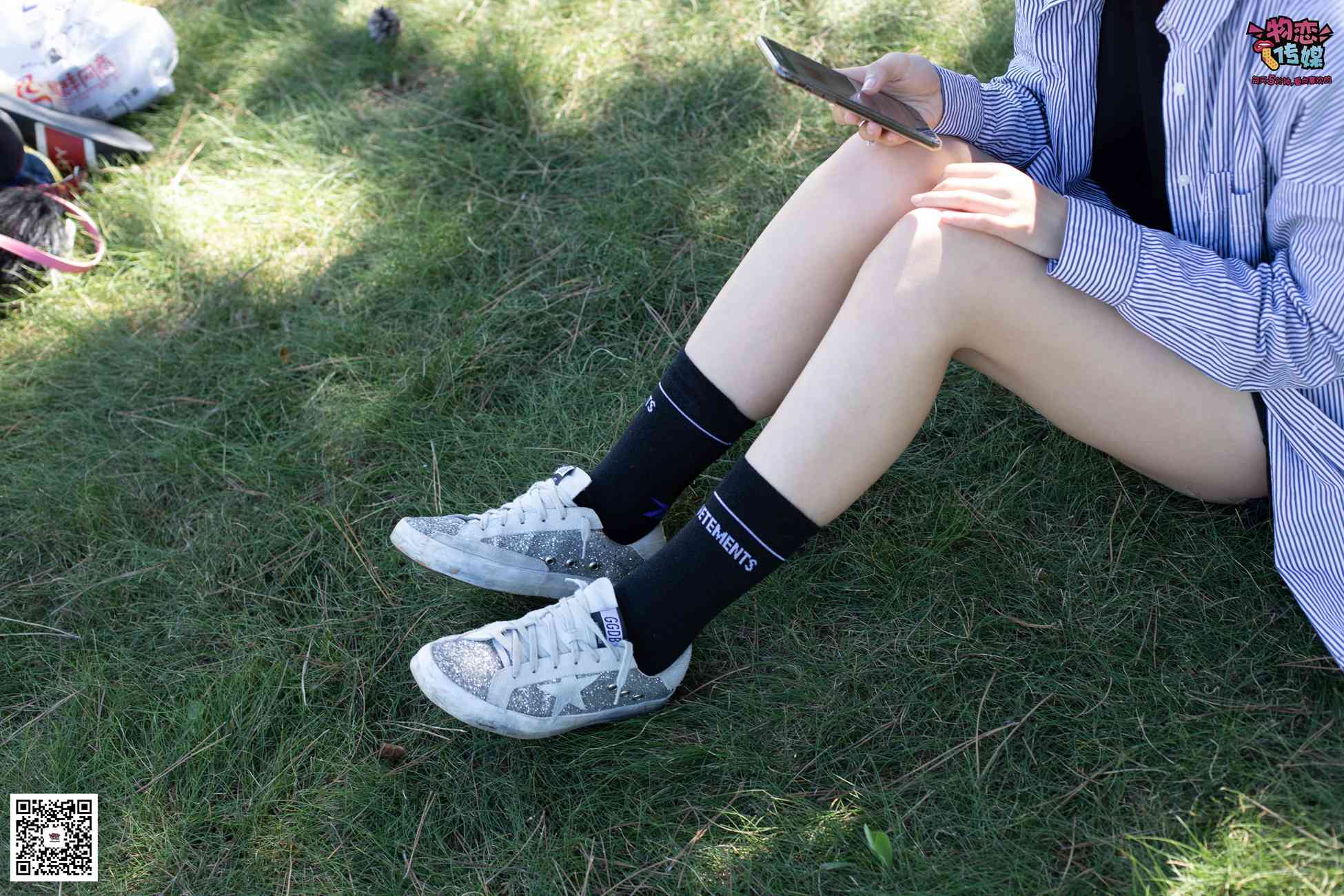 图片[111]-物恋传媒 No.056 眼神犀利,表情高冷小姐姐的深蓝色棉袜 [160P] – 速更版-美库