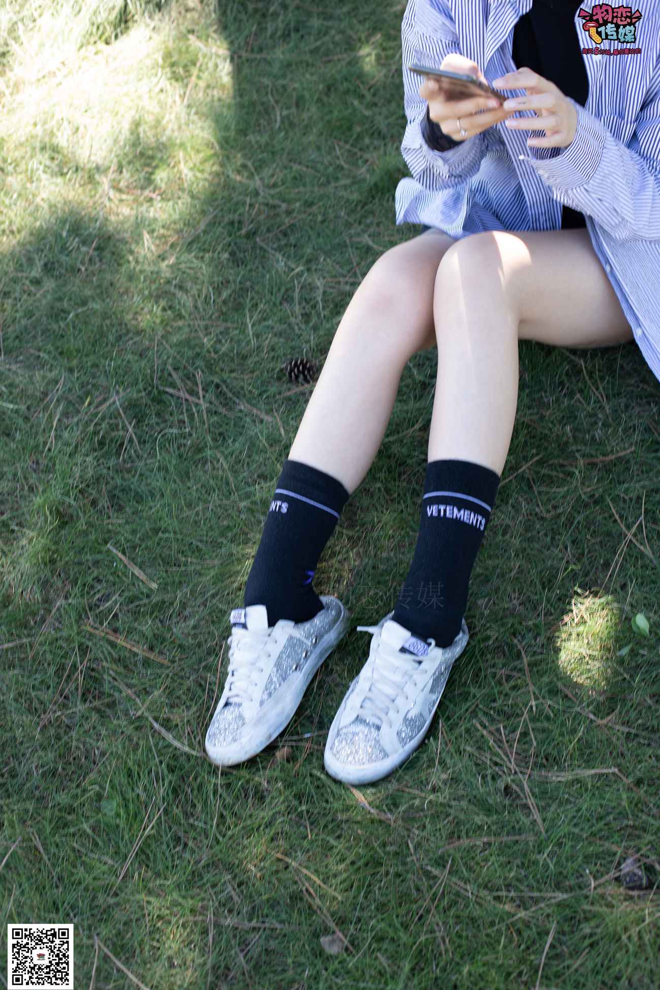 图片[112]-物恋传媒 No.056 眼神犀利,表情高冷小姐姐的深蓝色棉袜 [160P] – 速更版-美库