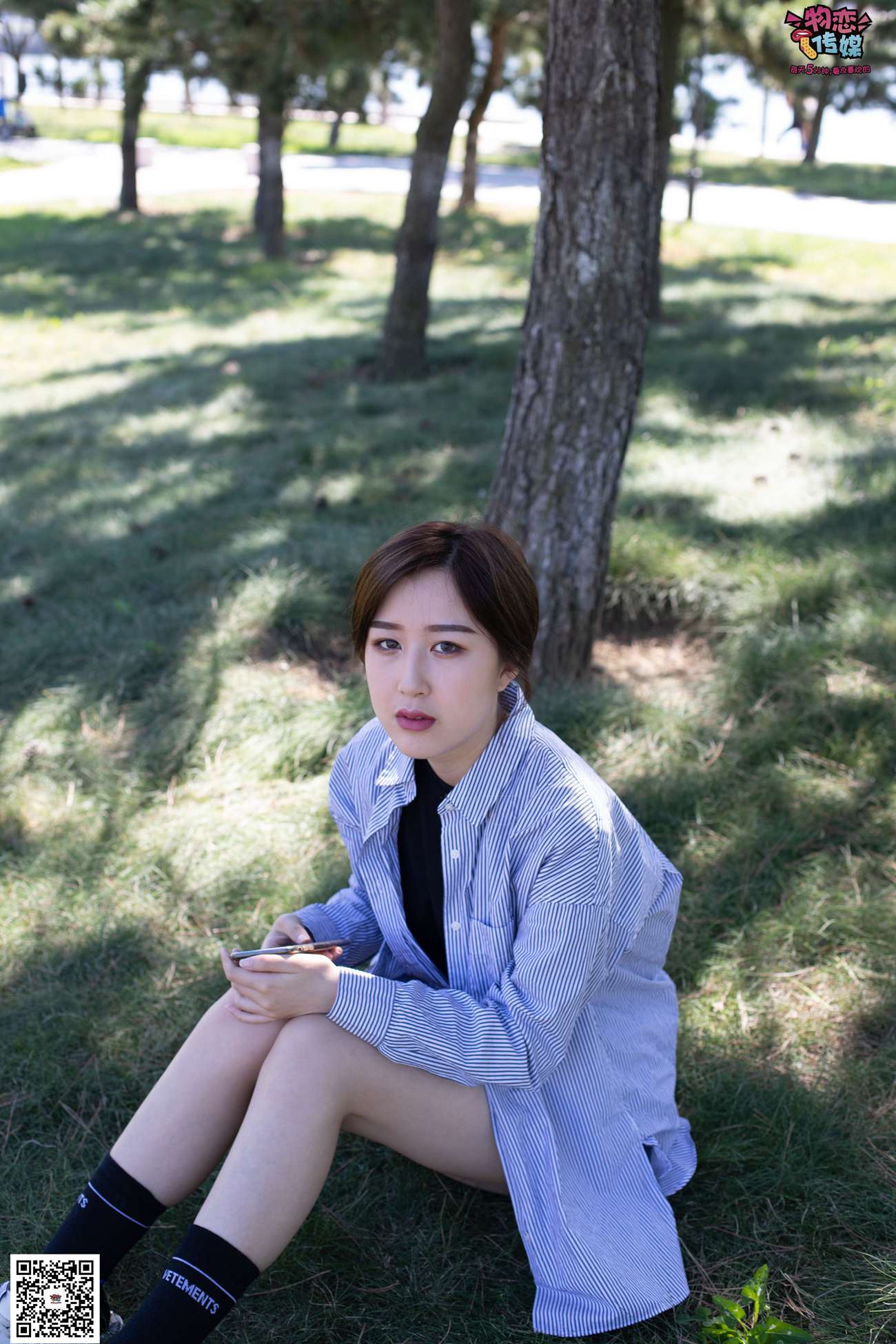 图片[114]-物恋传媒 No.056 眼神犀利,表情高冷小姐姐的深蓝色棉袜 [160P] – 速更版-美库