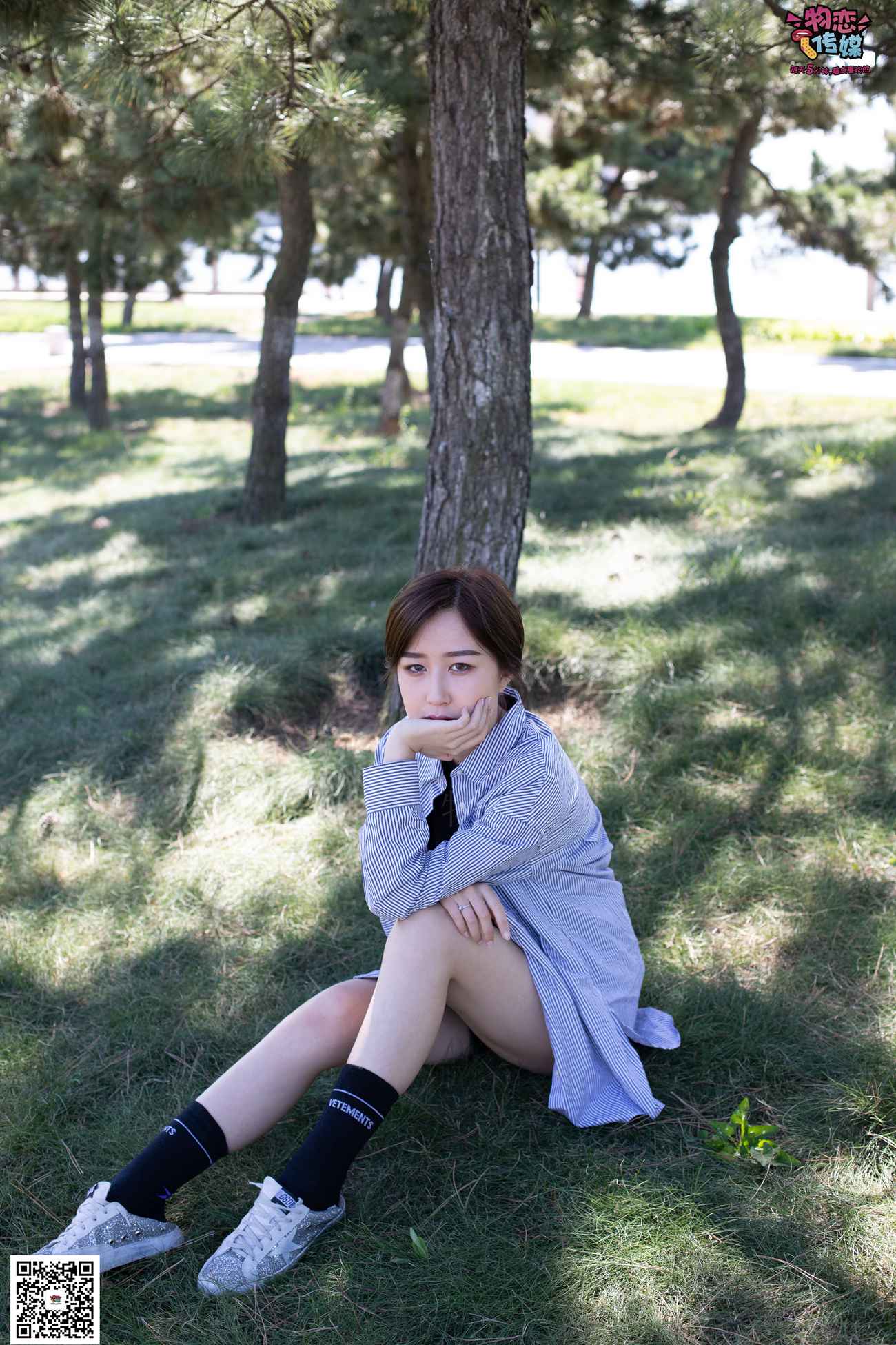 图片[123]-物恋传媒 No.056 眼神犀利,表情高冷小姐姐的深蓝色棉袜 [160P] – 速更版-美库
