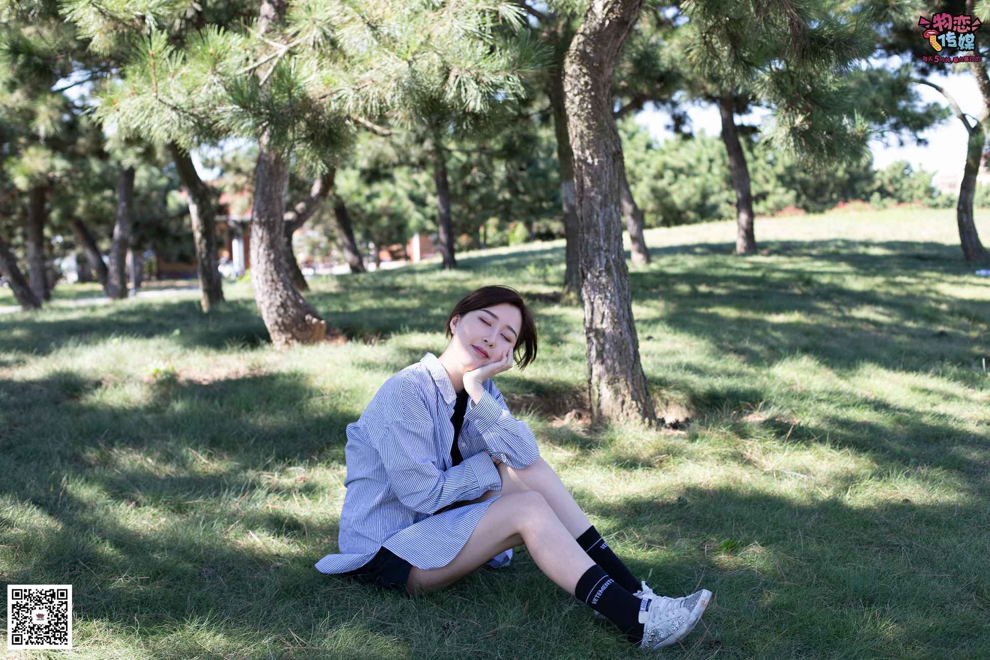 图片[125]-物恋传媒 No.056 眼神犀利,表情高冷小姐姐的深蓝色棉袜 [160P] – 速更版-美库