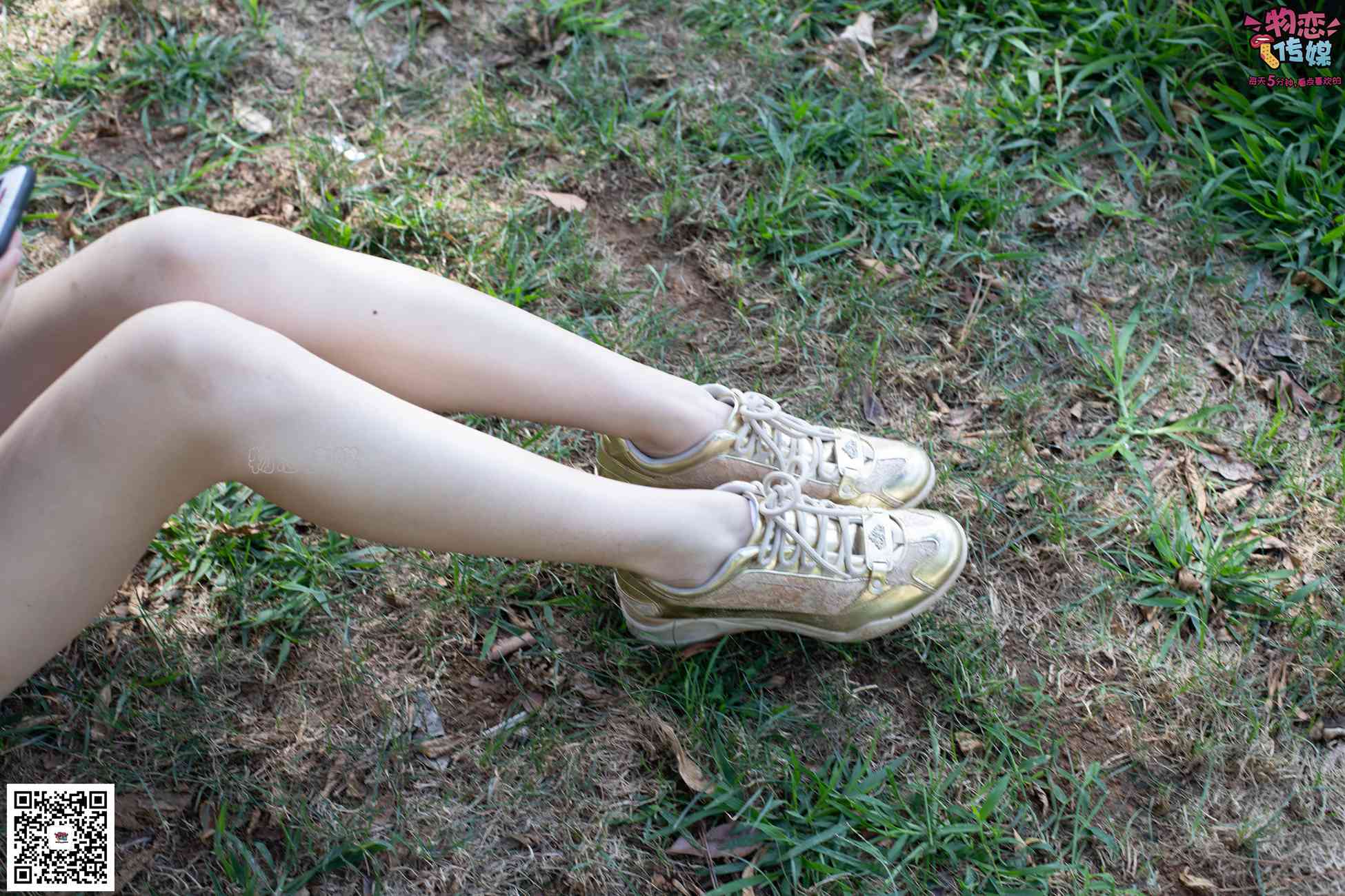 图片[124]-物恋传媒 No.057 摇滚重金属,狂野的温柔,纯情的安踏白棉袜 [190P] – 速更版-美库