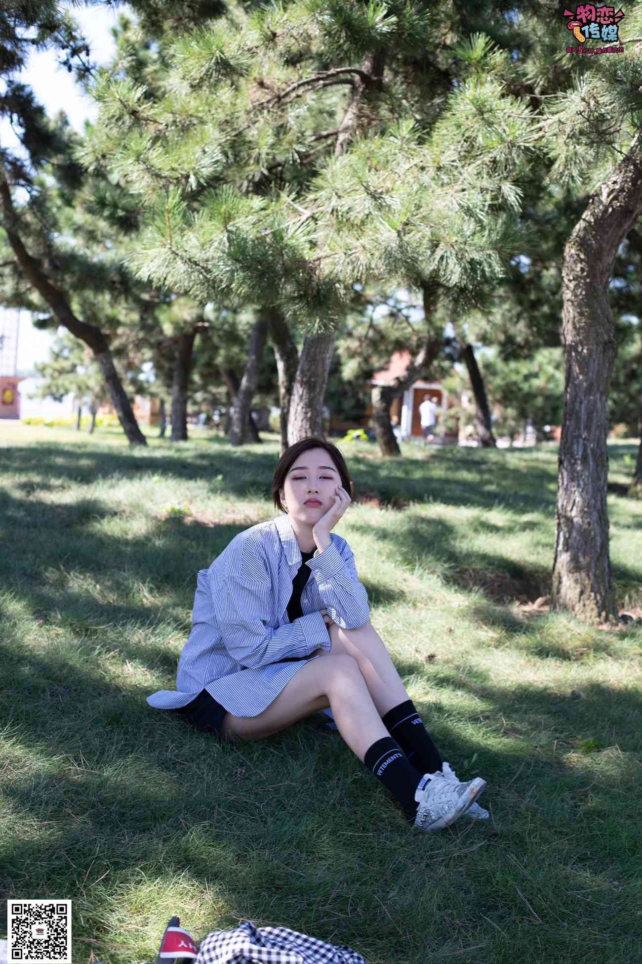 图片[126]-物恋传媒 No.056 眼神犀利,表情高冷小姐姐的深蓝色棉袜 [160P] – 速更版-美库