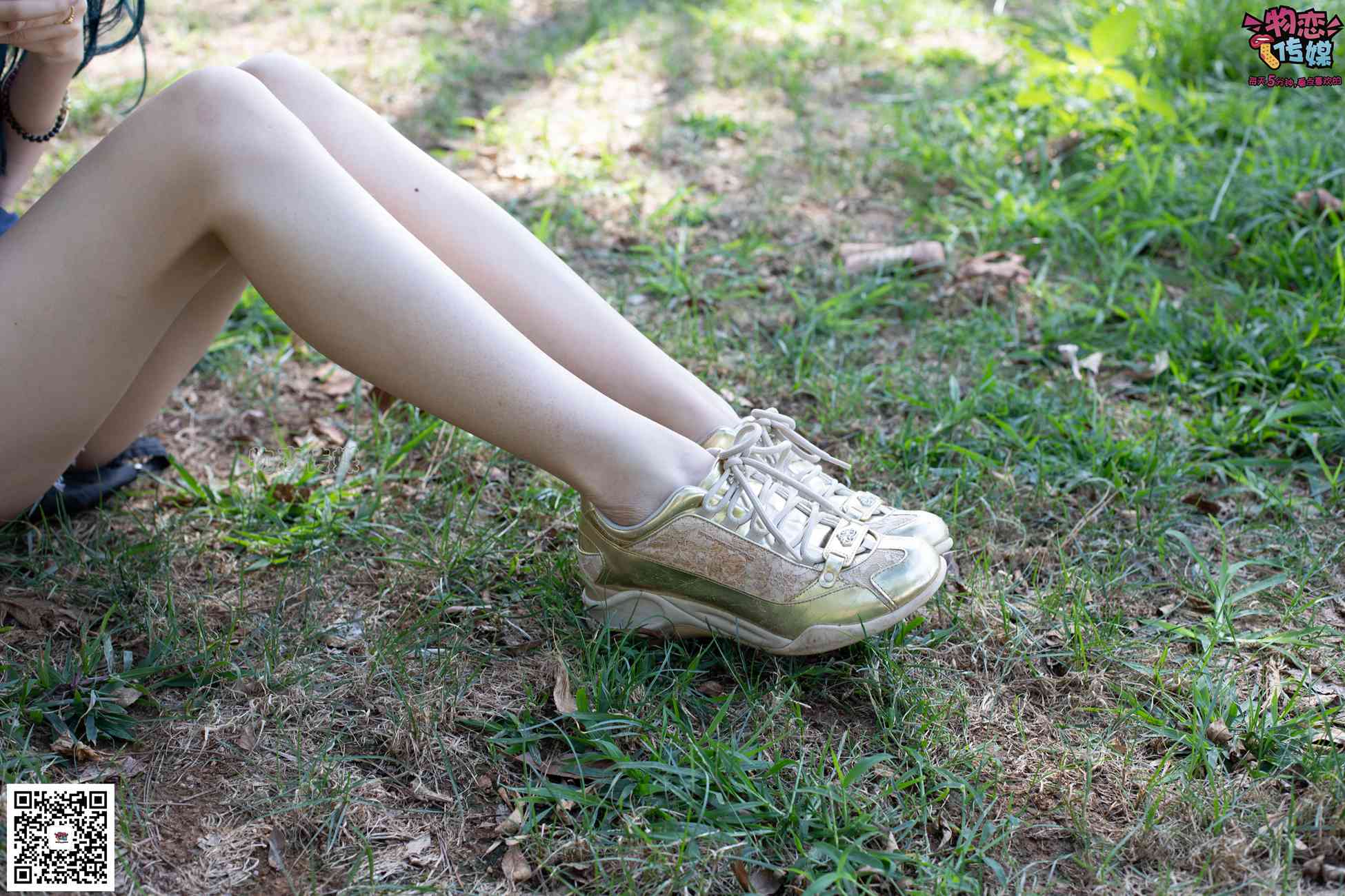 图片[125]-物恋传媒 No.057 摇滚重金属,狂野的温柔,纯情的安踏白棉袜 [190P] – 速更版-美库