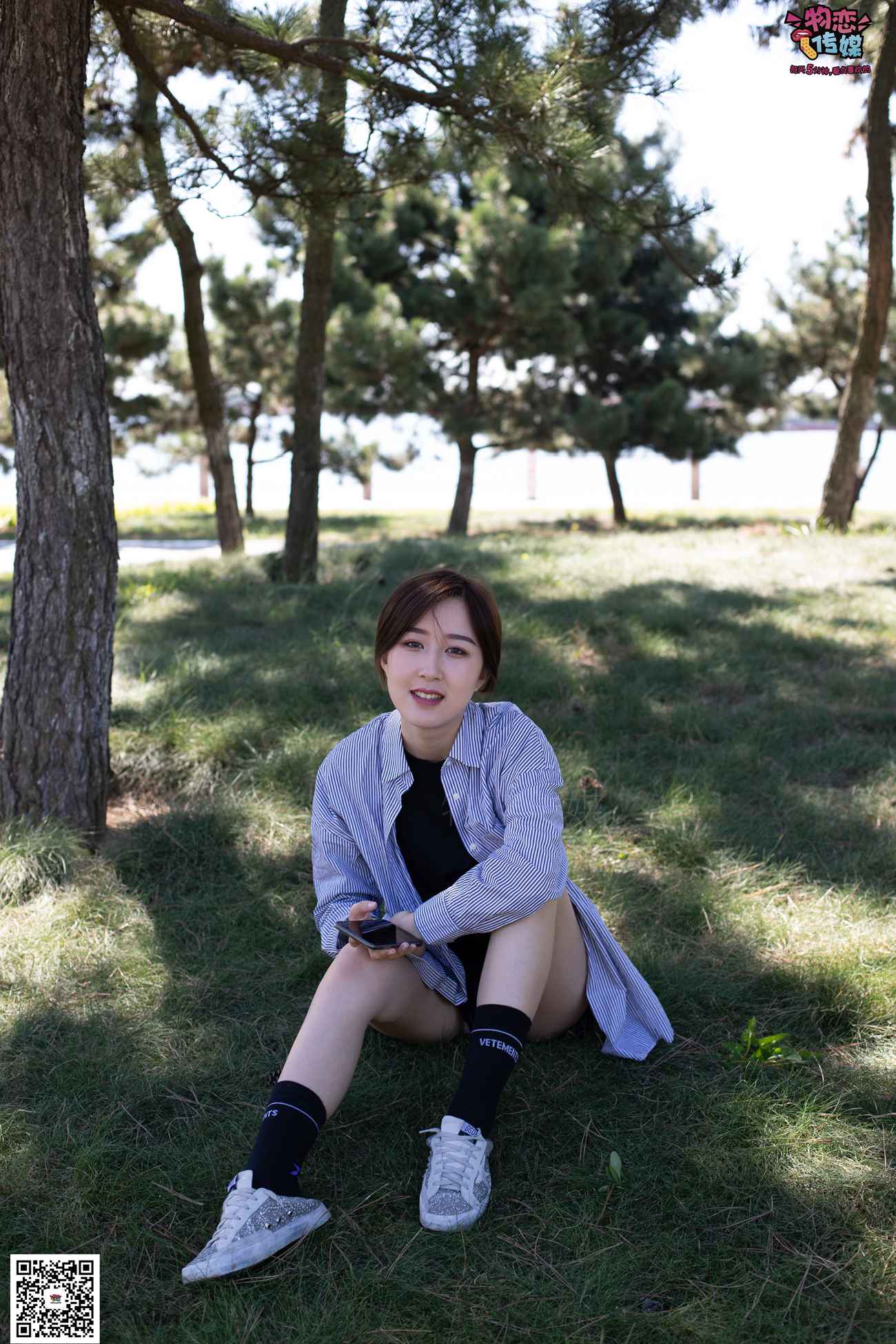 图片[129]-物恋传媒 No.056 眼神犀利,表情高冷小姐姐的深蓝色棉袜 [160P] – 速更版-美库