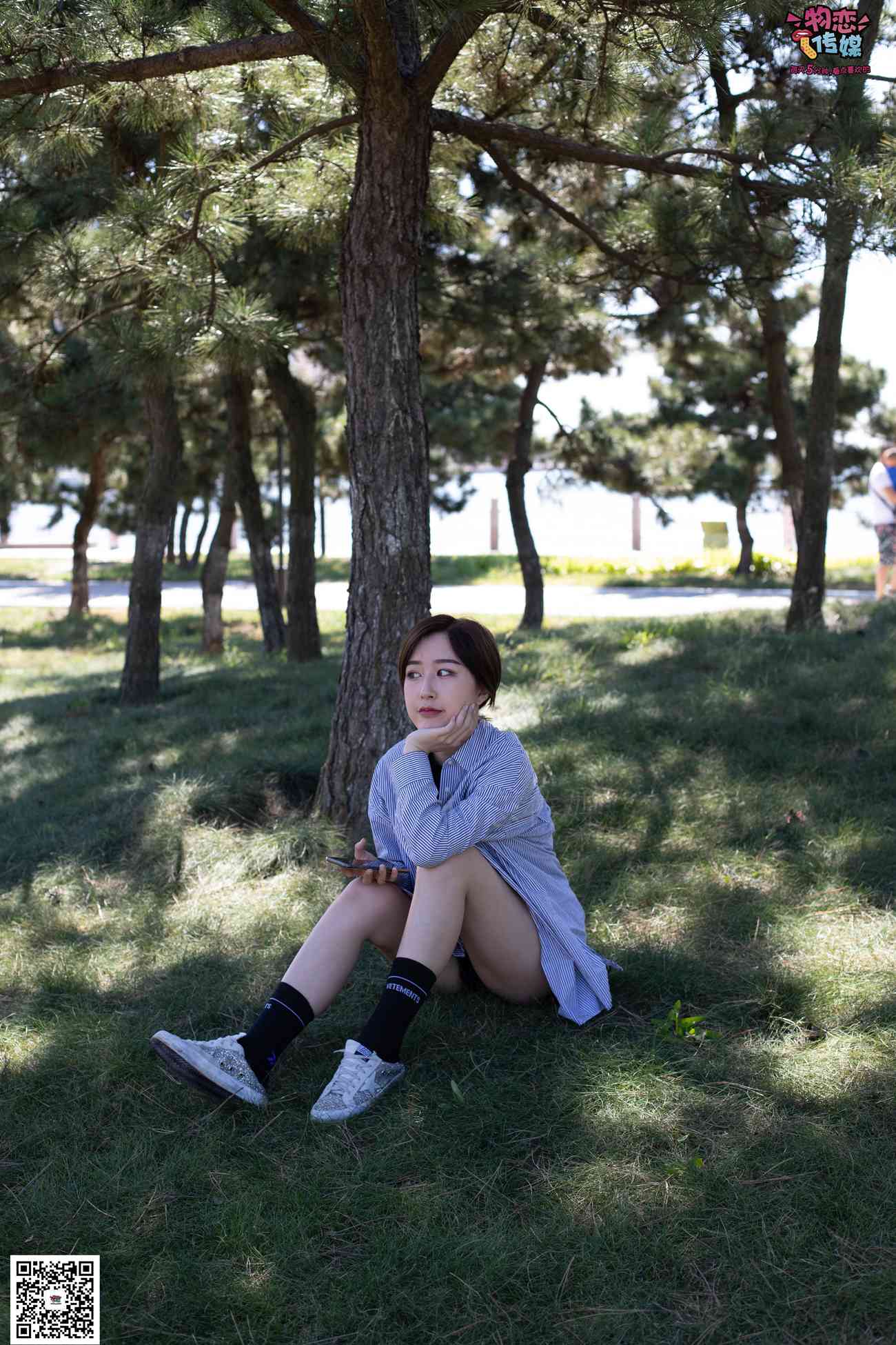 图片[132]-物恋传媒 No.056 眼神犀利,表情高冷小姐姐的深蓝色棉袜 [160P] – 速更版-美库