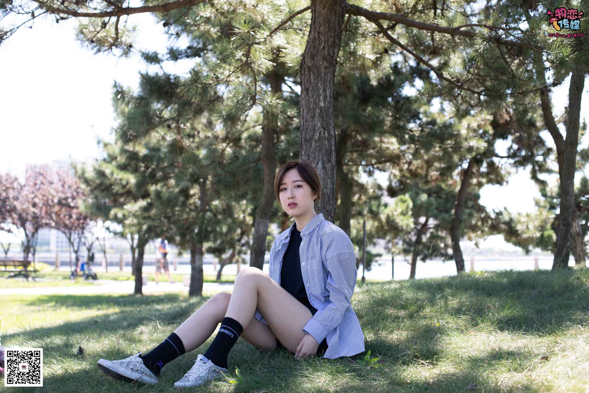 图片[134]-物恋传媒 No.056 眼神犀利,表情高冷小姐姐的深蓝色棉袜 [160P] – 速更版-美库