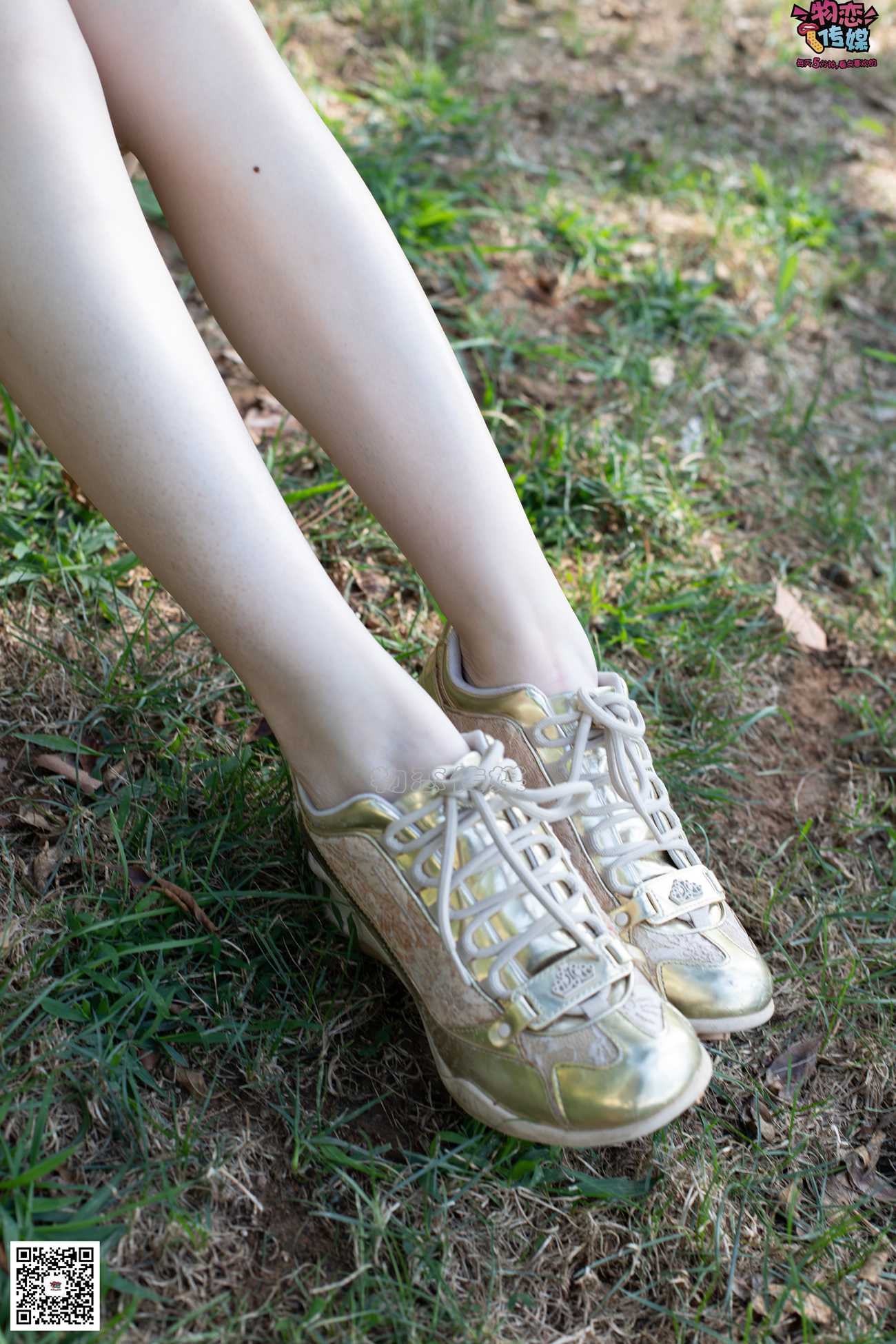 图片[130]-物恋传媒 No.057 摇滚重金属,狂野的温柔,纯情的安踏白棉袜 [190P] – 速更版-美库