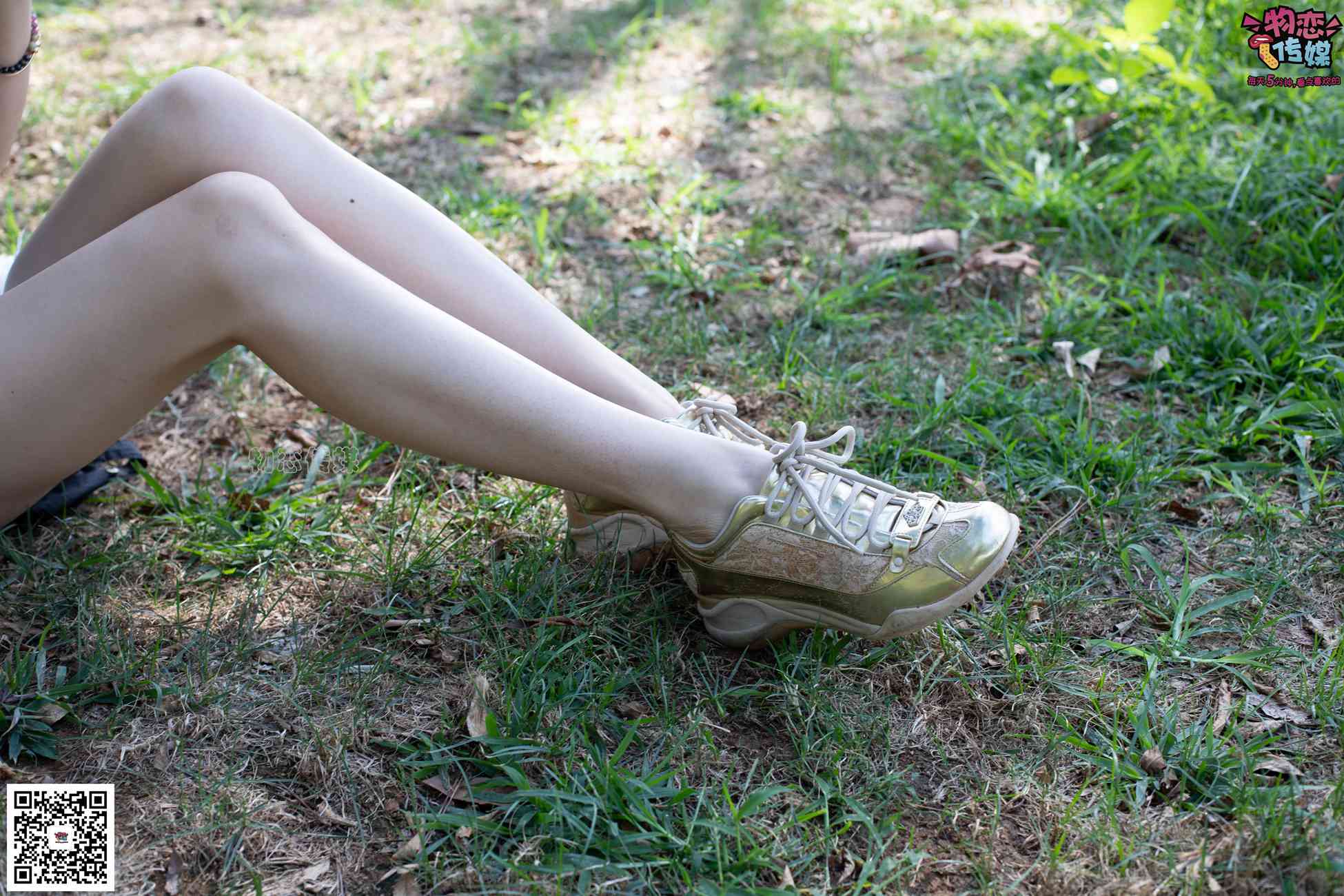 图片[132]-物恋传媒 No.057 摇滚重金属,狂野的温柔,纯情的安踏白棉袜 [190P] – 速更版-美库