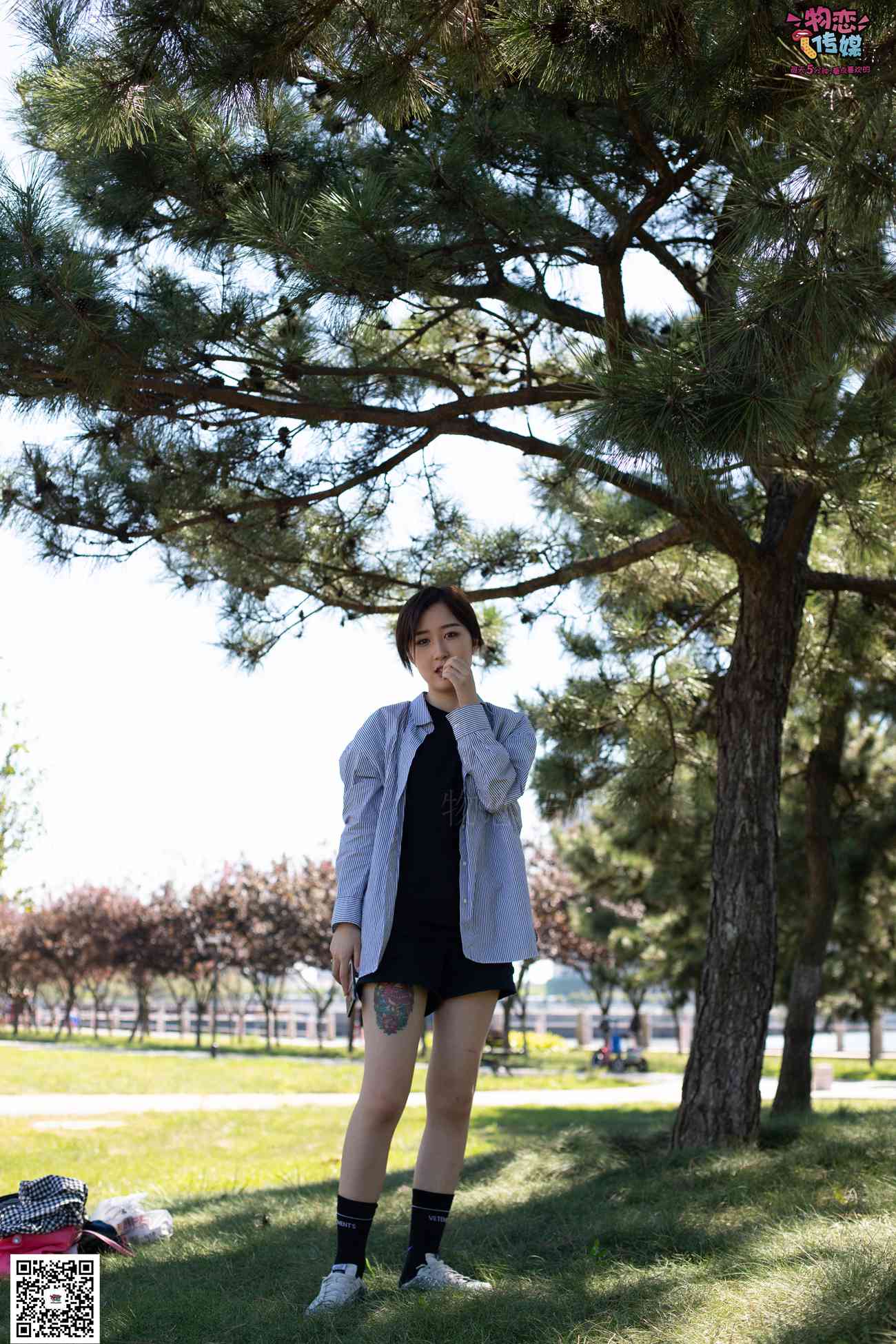 图片[145]-物恋传媒 No.056 眼神犀利,表情高冷小姐姐的深蓝色棉袜 [160P] – 速更版-美库