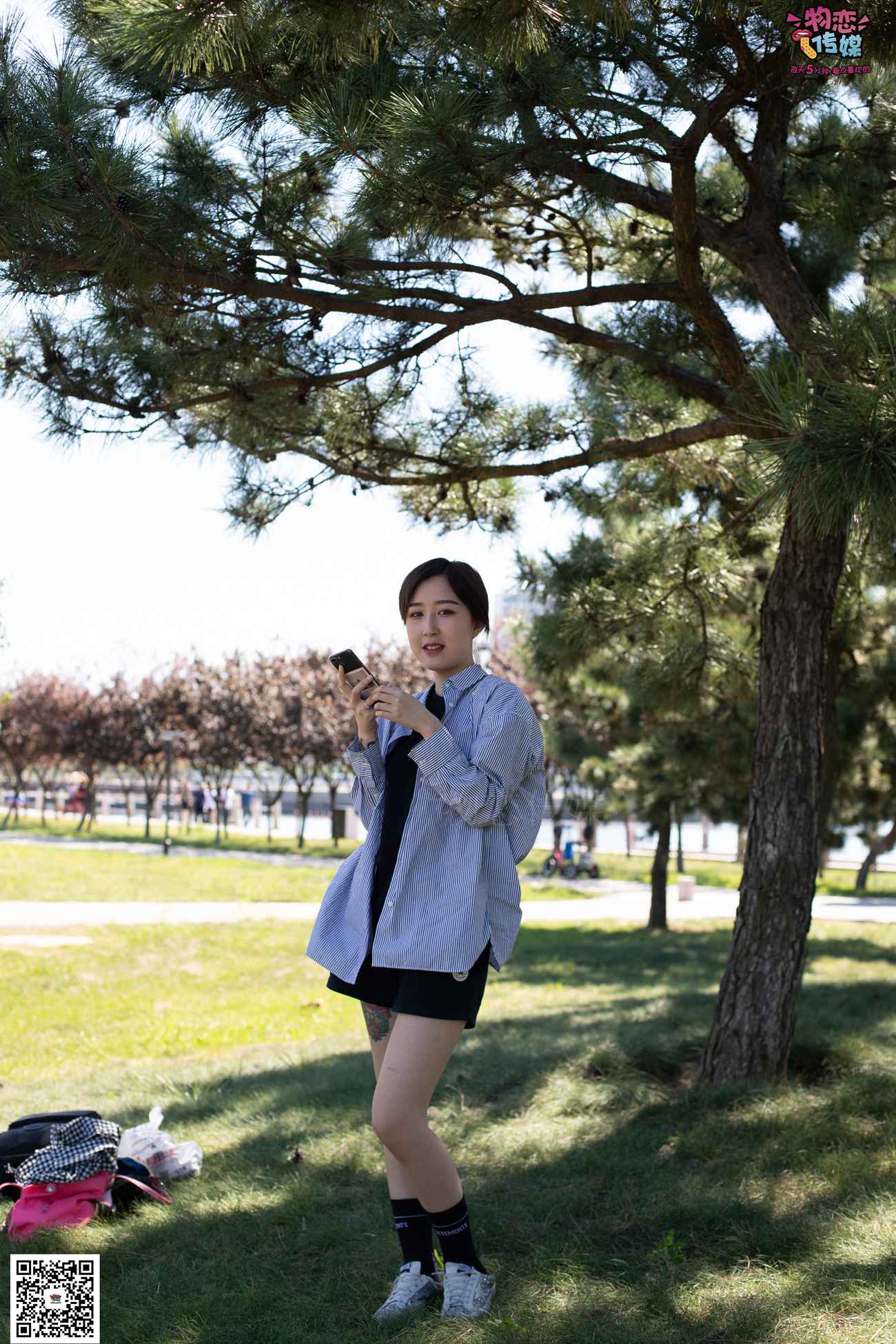 图片[147]-物恋传媒 No.056 眼神犀利,表情高冷小姐姐的深蓝色棉袜 [160P] – 速更版-美库