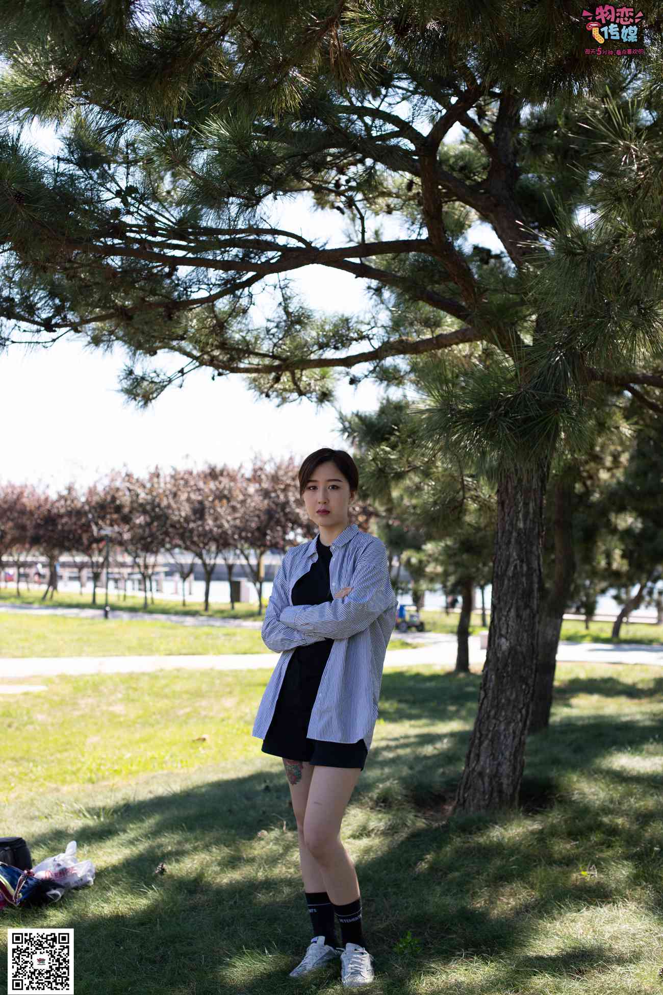 图片[148]-物恋传媒 No.056 眼神犀利,表情高冷小姐姐的深蓝色棉袜 [160P] – 速更版-美库