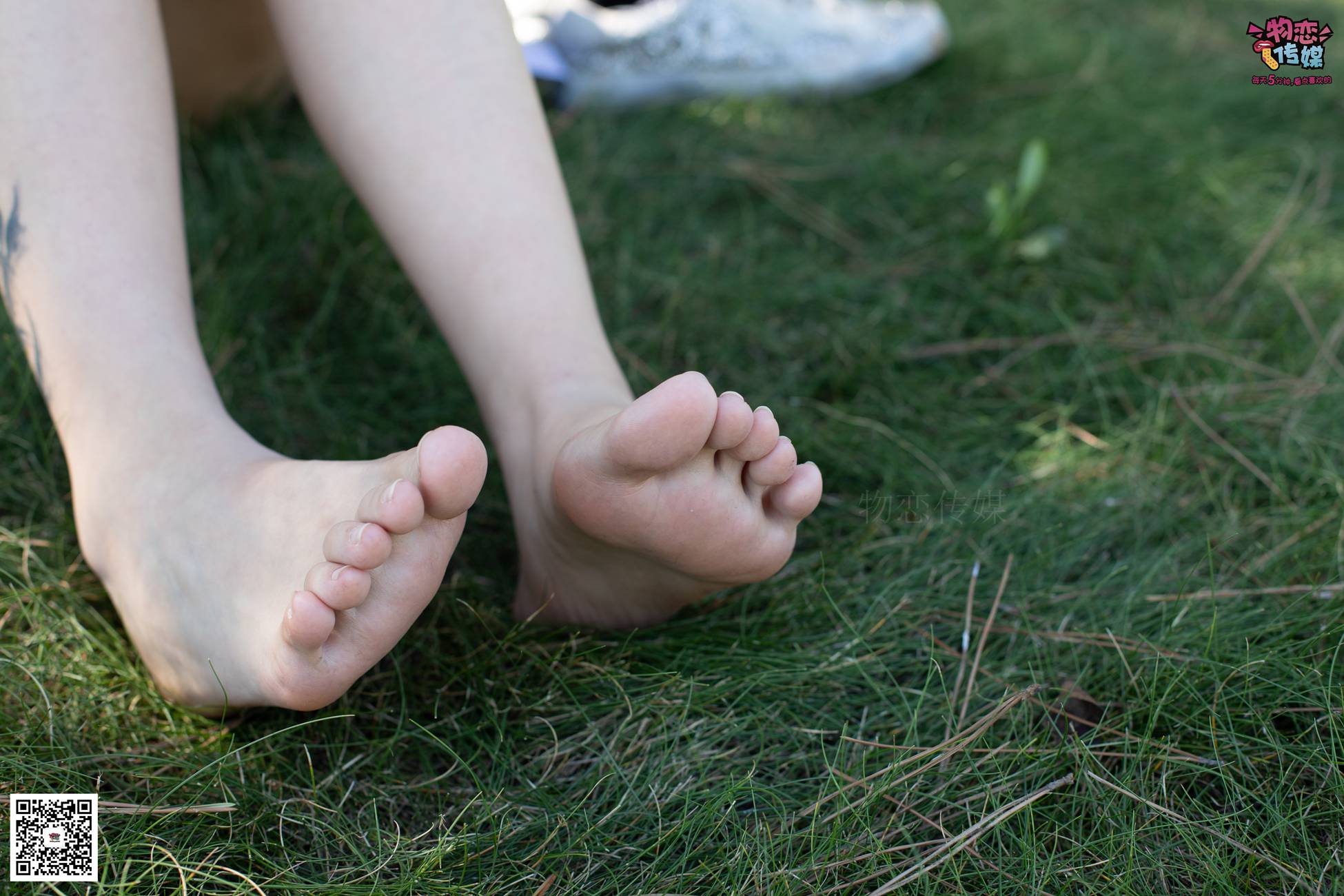 图片[152]-物恋传媒 No.056 眼神犀利,表情高冷小姐姐的深蓝色棉袜 [160P] – 速更版-美库