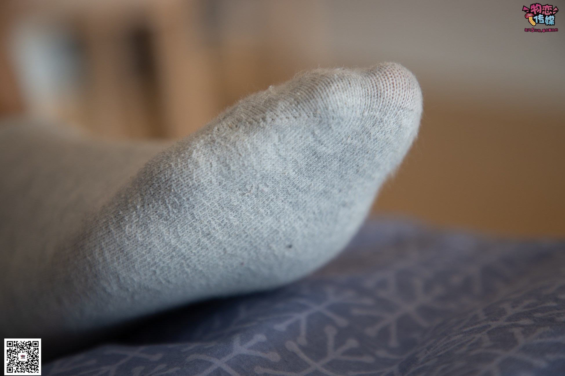 图片[35]-[物恋传媒] NO.063 深秋蜜糖，甜甜甜美~小白跑鞋配灰色棉袜 [161P] – 速更版-美库