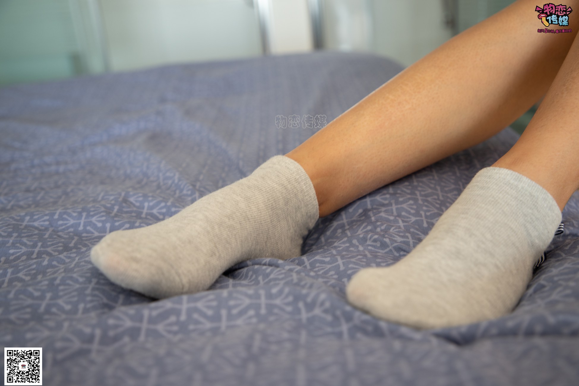 图片[37]-[物恋传媒] NO.063 深秋蜜糖，甜甜甜美~小白跑鞋配灰色棉袜 [161P] – 速更版-美库