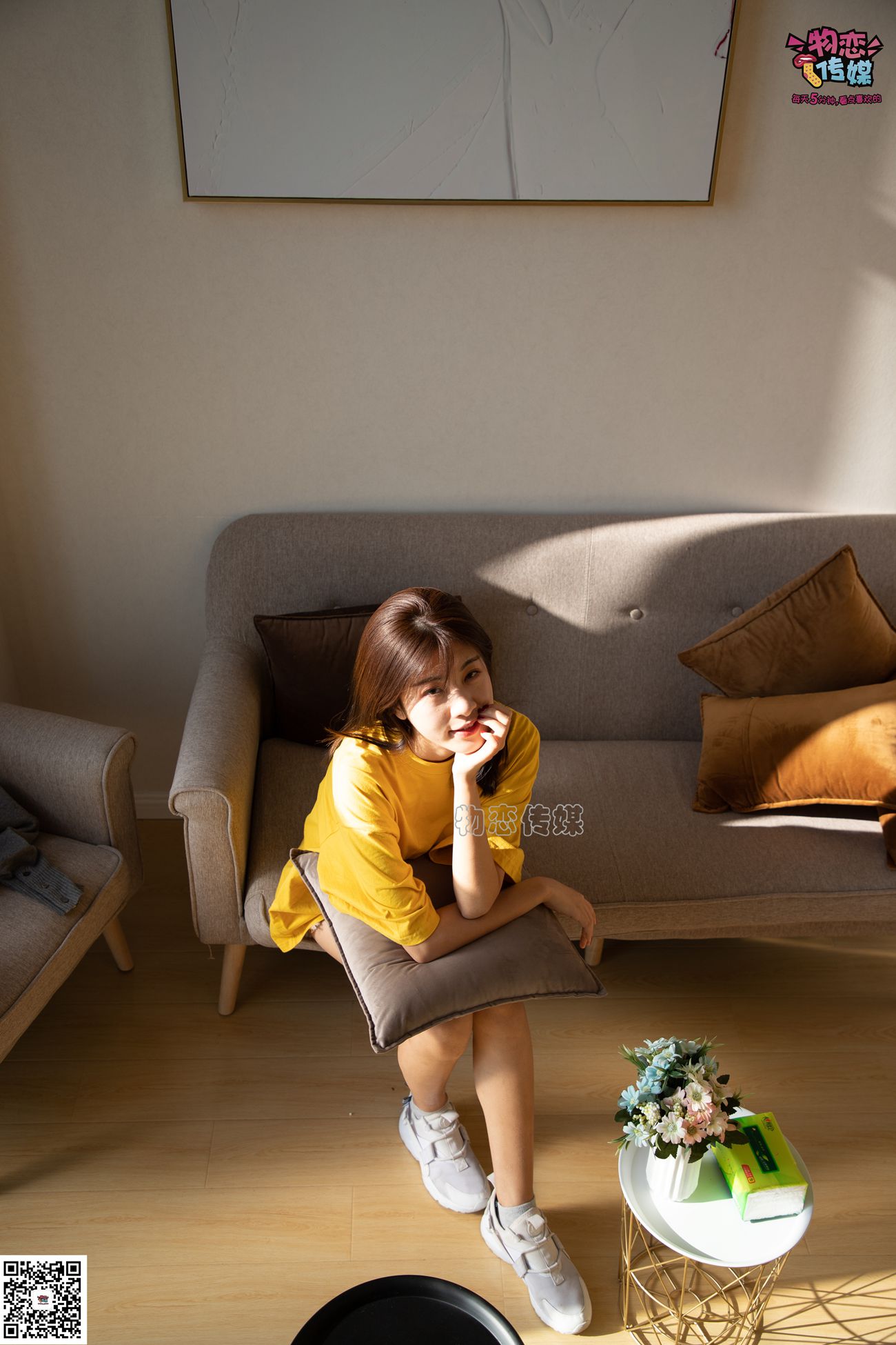 图片[130]-[物恋传媒] NO.063 深秋蜜糖，甜甜甜美~小白跑鞋配灰色棉袜 [161P] – 速更版-美库