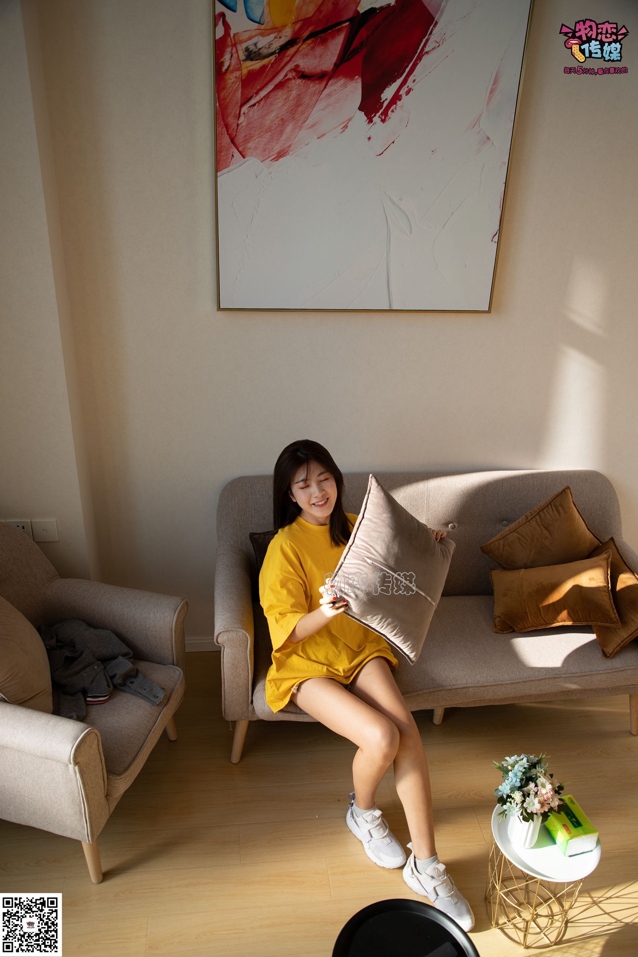 图片[131]-[物恋传媒] NO.063 深秋蜜糖，甜甜甜美~小白跑鞋配灰色棉袜 [161P] – 速更版-美库