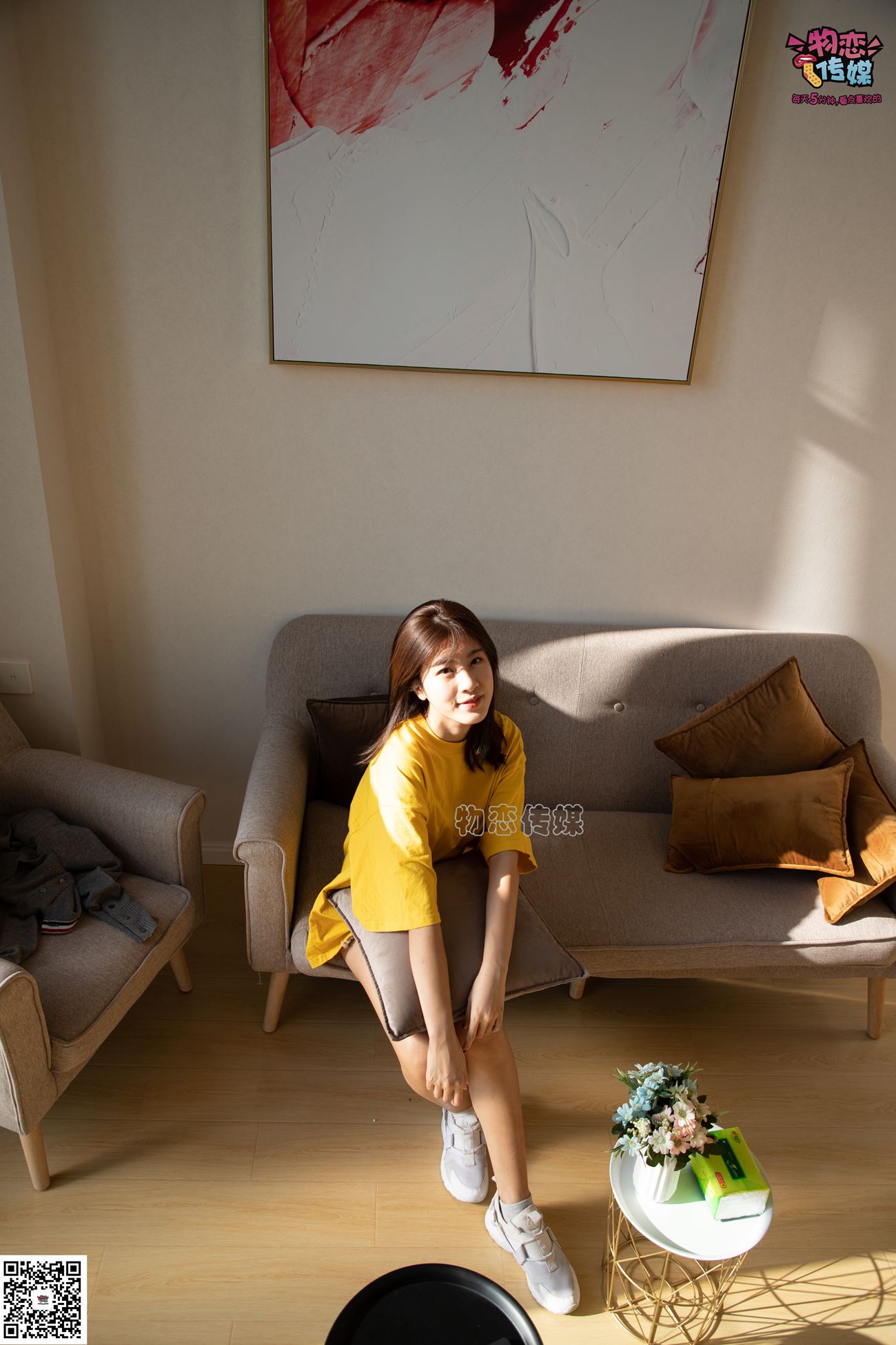 图片[132]-[物恋传媒] NO.063 深秋蜜糖，甜甜甜美~小白跑鞋配灰色棉袜 [161P] – 速更版-美库