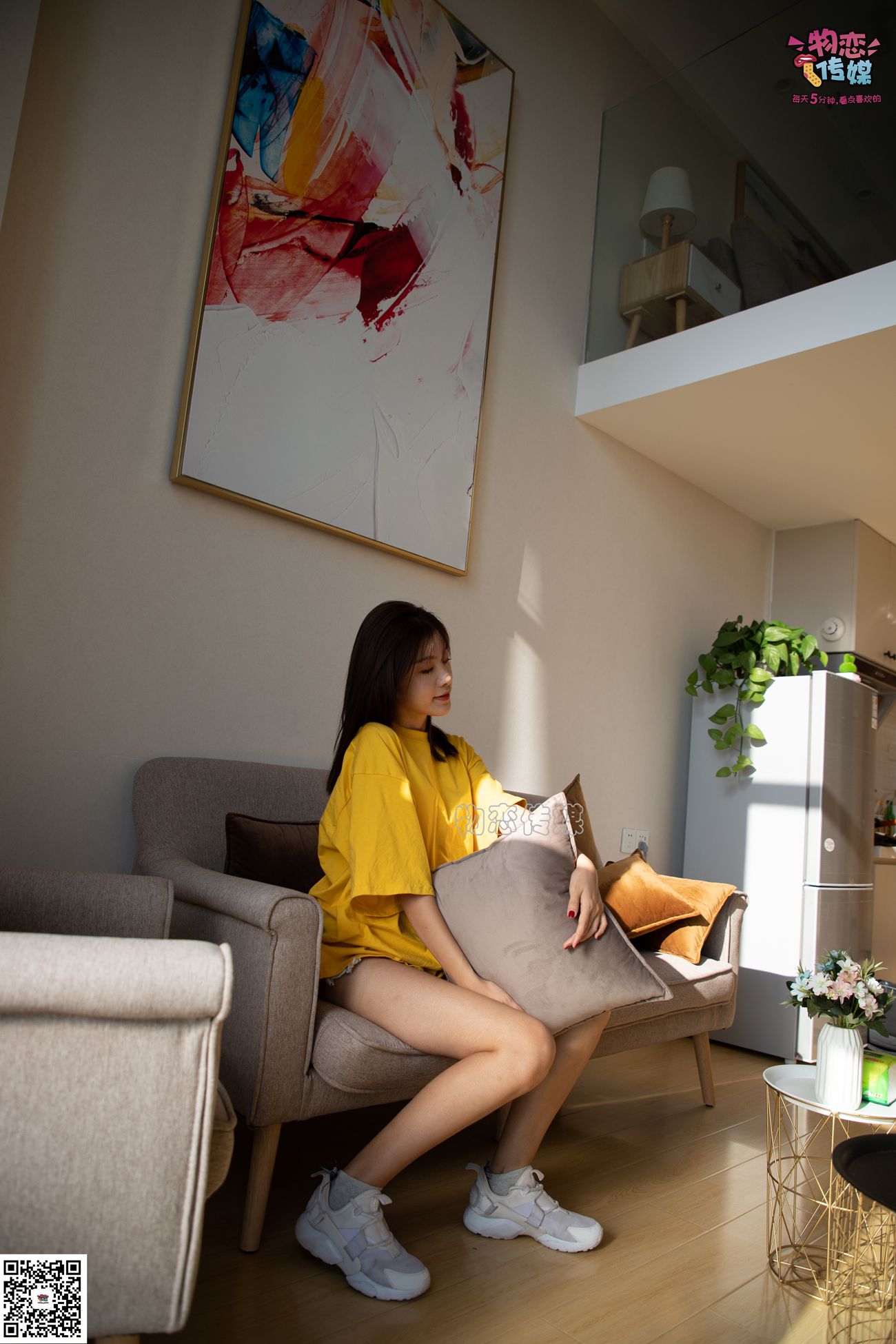 图片[136]-[物恋传媒] NO.063 深秋蜜糖，甜甜甜美~小白跑鞋配灰色棉袜 [161P] – 速更版-美库