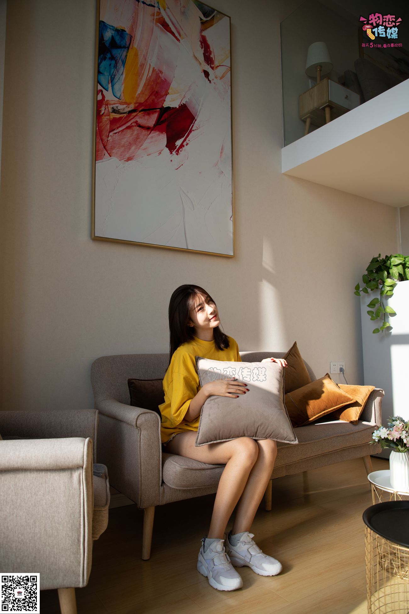 图片[138]-[物恋传媒] NO.063 深秋蜜糖，甜甜甜美~小白跑鞋配灰色棉袜 [161P] – 速更版-美库