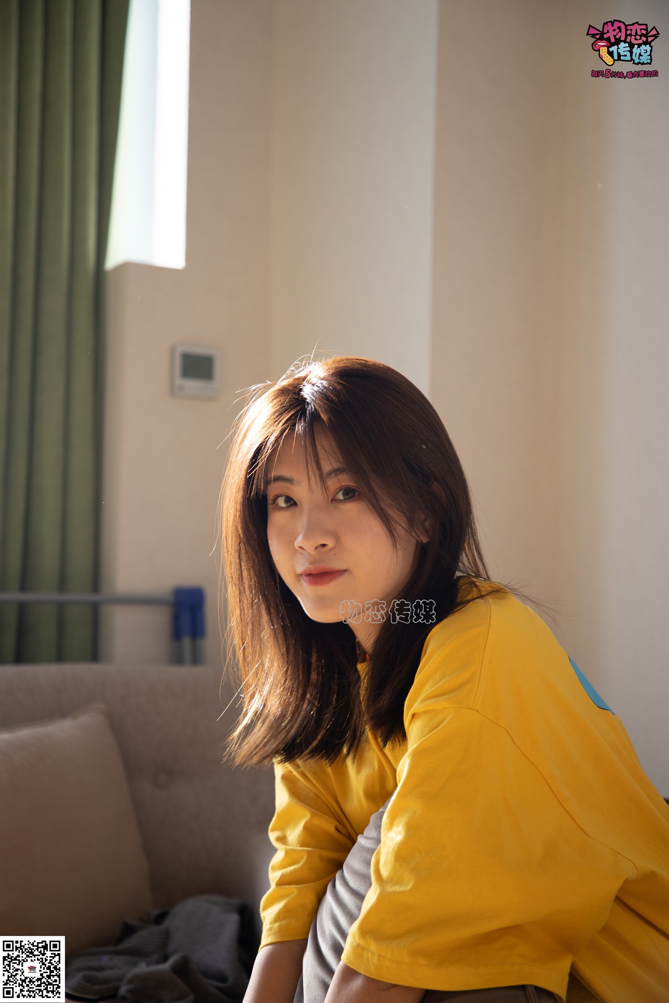 图片[146]-[物恋传媒] NO.063 深秋蜜糖，甜甜甜美~小白跑鞋配灰色棉袜 [161P] – 速更版-美库