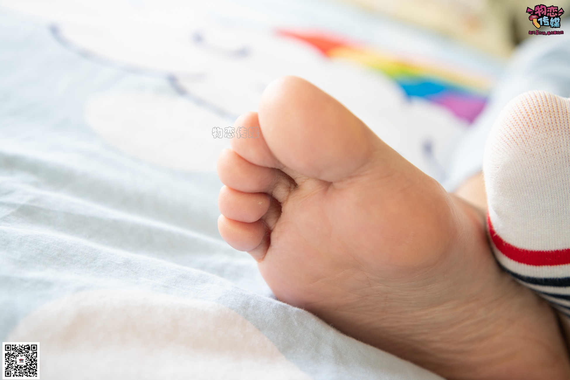 图片[17]-物恋传媒 No.067 锁骨的秘密。白色板鞋配白色横纹棉袜 [189P] – 速更版-美库