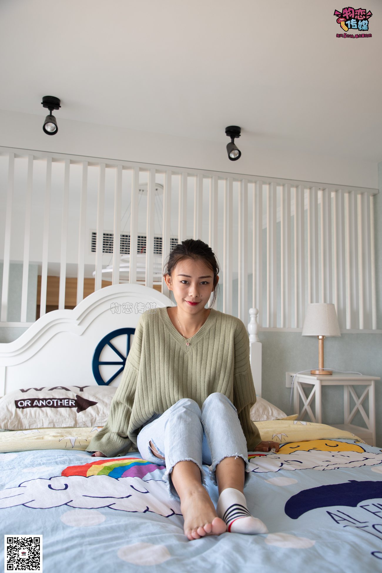 图片[31]-物恋传媒 No.067 锁骨的秘密。白色板鞋配白色横纹棉袜 [189P] – 速更版-美库