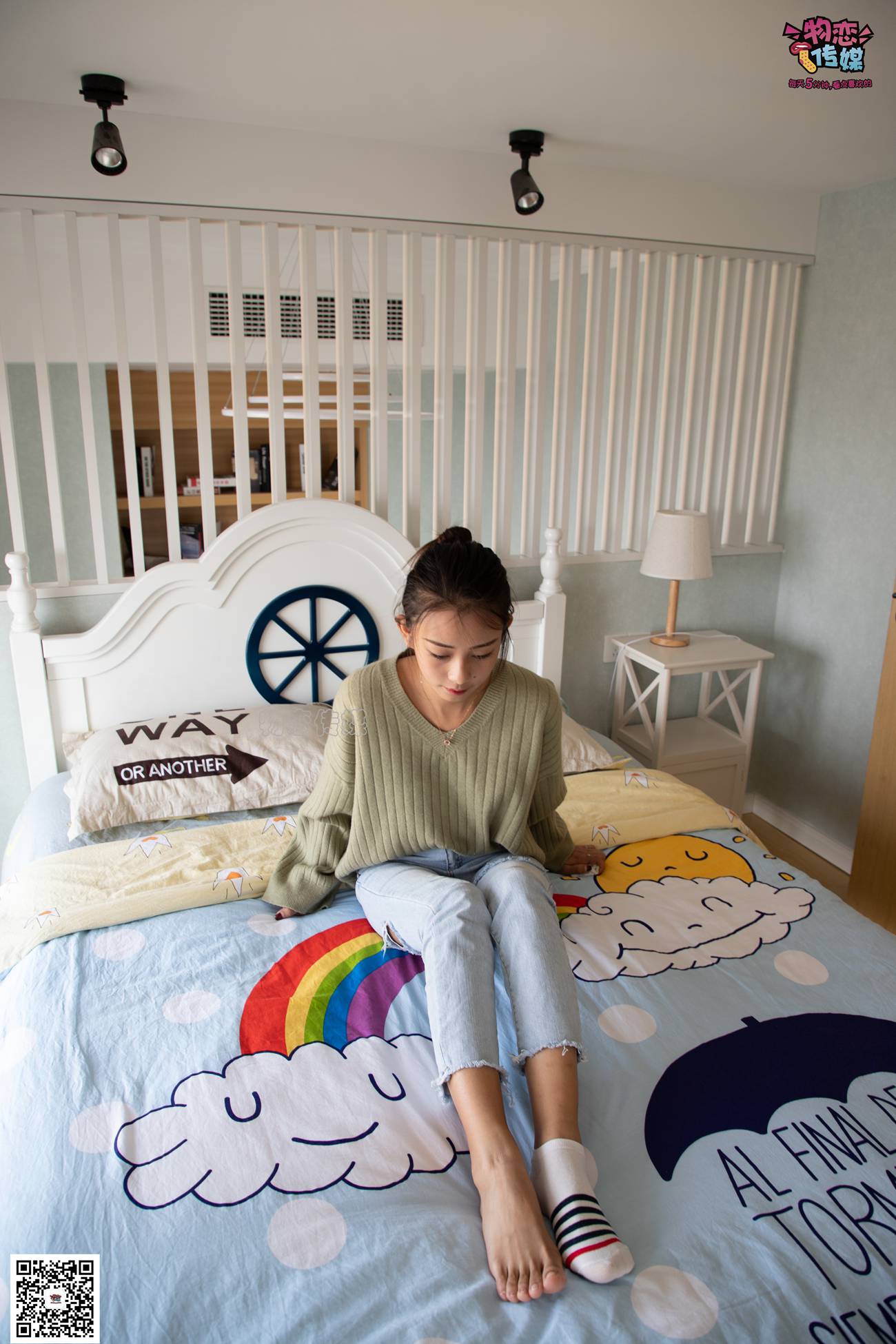 图片[32]-物恋传媒 No.067 锁骨的秘密。白色板鞋配白色横纹棉袜 [189P] – 速更版-美库