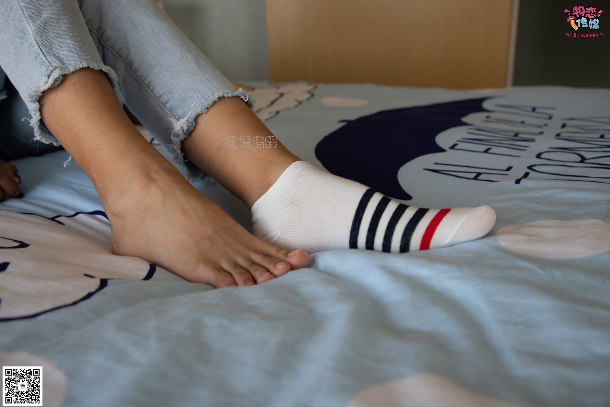 图片[33]-物恋传媒 No.067 锁骨的秘密。白色板鞋配白色横纹棉袜 [189P] – 速更版-美库