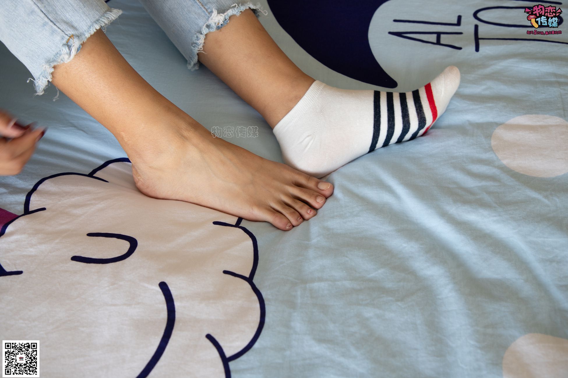 图片[34]-物恋传媒 No.067 锁骨的秘密。白色板鞋配白色横纹棉袜 [189P] – 速更版-美库