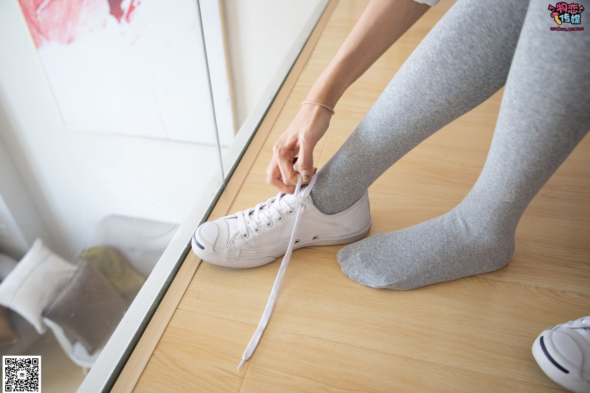 图片[63]-勿恋传媒 No.066 清纯小解解的灰色长筒棉袜 只想这样看着你 [148P] – 速更版-美库