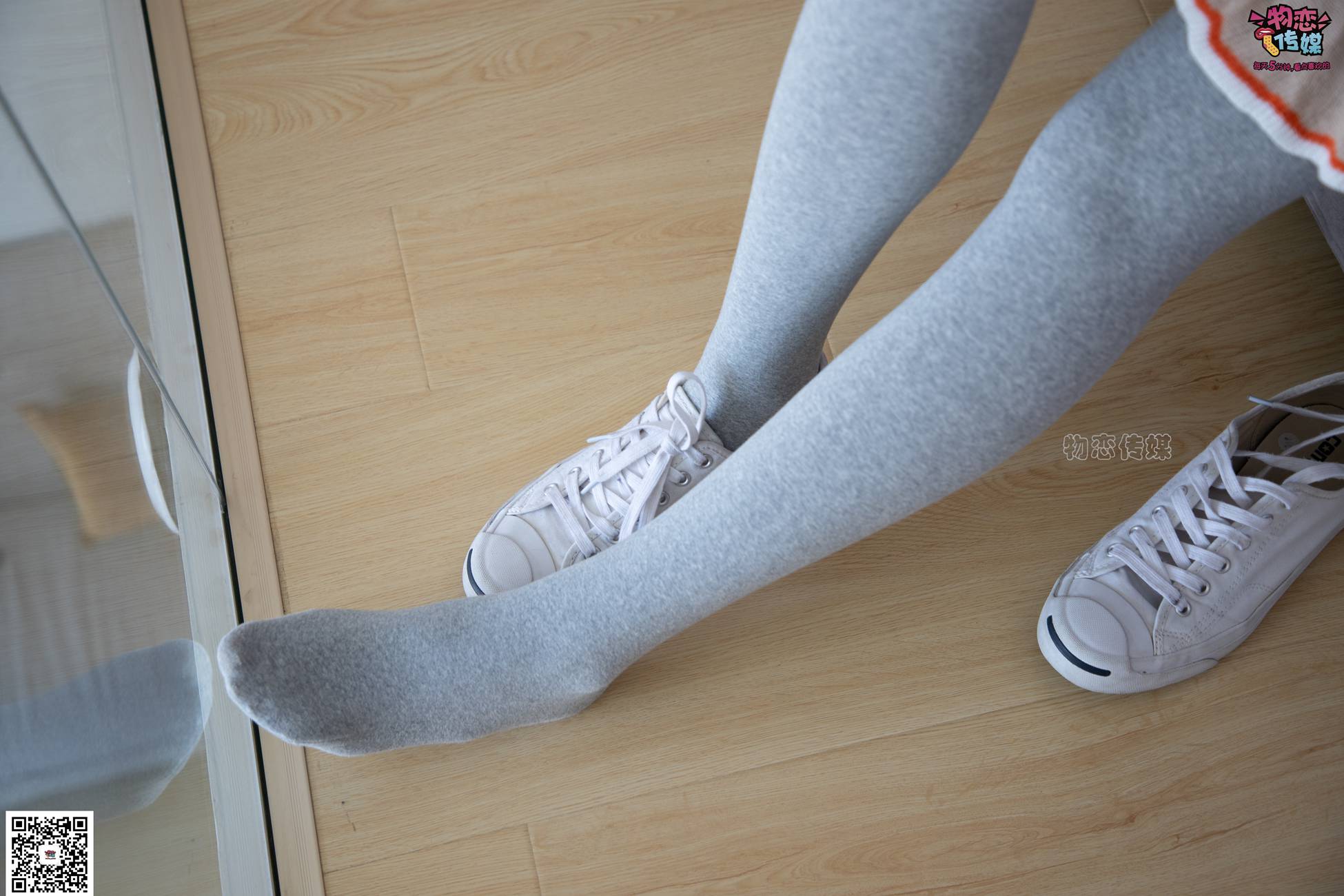 图片[66]-勿恋传媒 No.066 清纯小解解的灰色长筒棉袜 只想这样看着你 [148P] – 速更版-美库