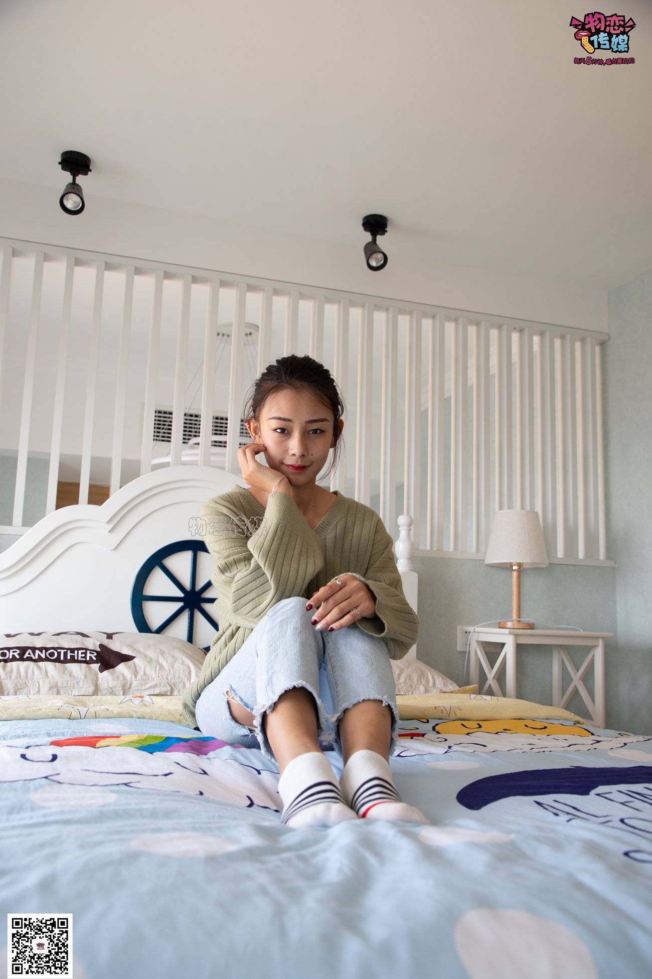 图片[56]-物恋传媒 No.067 锁骨的秘密。白色板鞋配白色横纹棉袜 [189P] – 速更版-美库