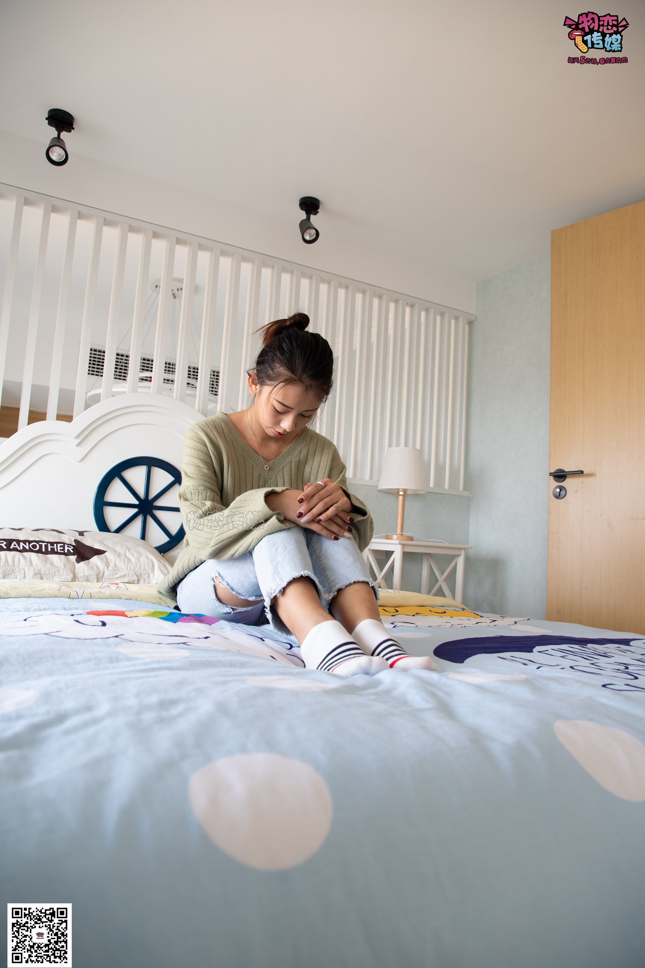 图片[57]-物恋传媒 No.067 锁骨的秘密。白色板鞋配白色横纹棉袜 [189P] – 速更版-美库