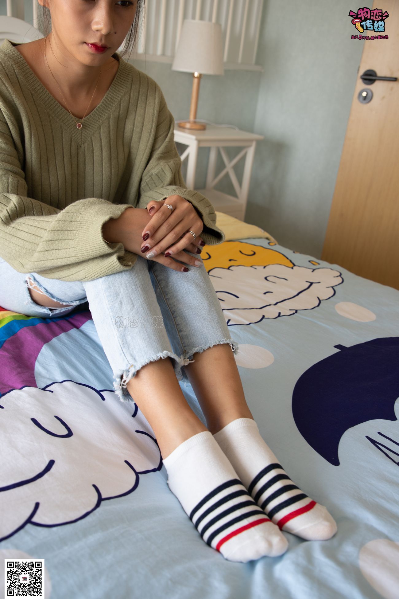 图片[58]-物恋传媒 No.067 锁骨的秘密。白色板鞋配白色横纹棉袜 [189P] – 速更版-美库