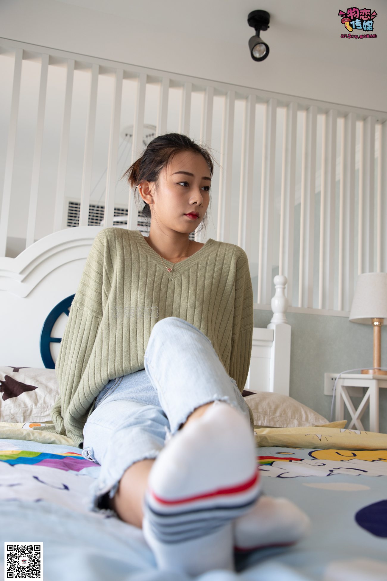 图片[64]-物恋传媒 No.067 锁骨的秘密。白色板鞋配白色横纹棉袜 [189P] – 速更版-美库