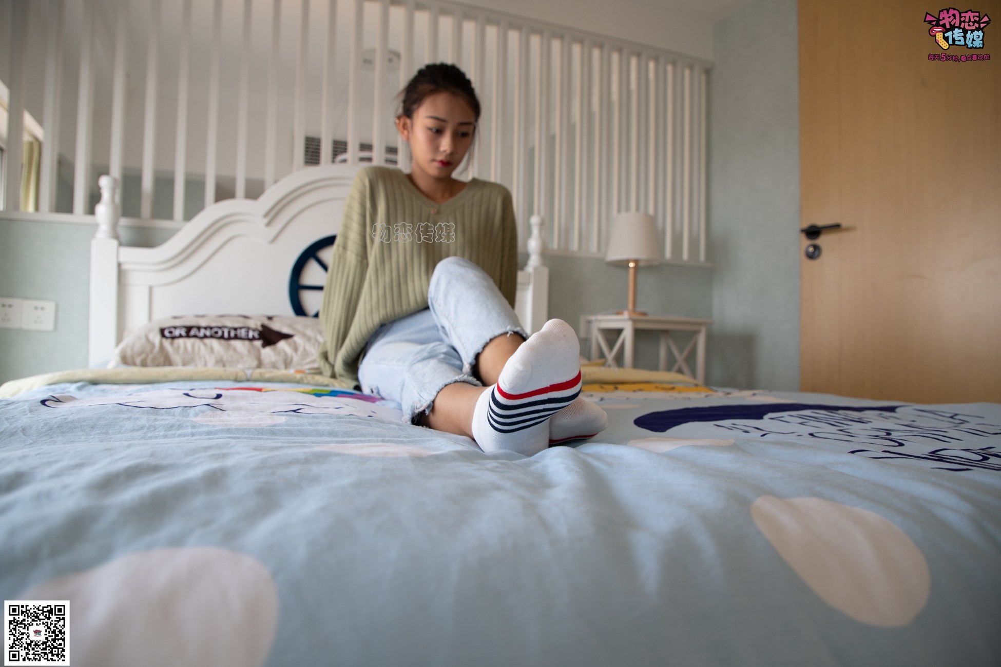 图片[66]-物恋传媒 No.067 锁骨的秘密。白色板鞋配白色横纹棉袜 [189P] – 速更版-美库