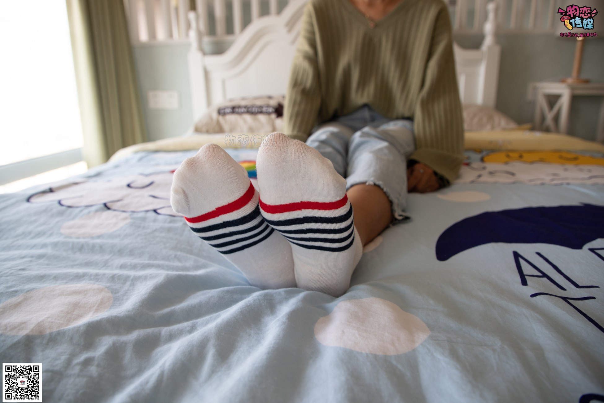 图片[80]-物恋传媒 No.067 锁骨的秘密。白色板鞋配白色横纹棉袜 [189P] – 速更版-美库