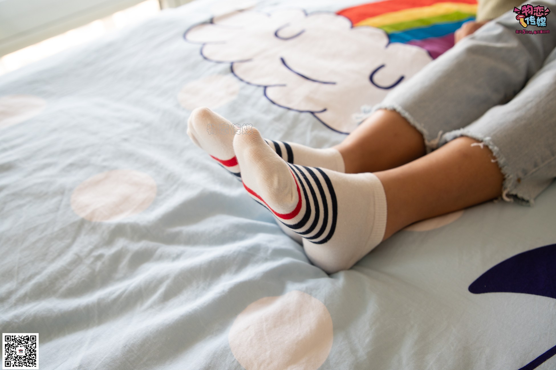 图片[81]-物恋传媒 No.067 锁骨的秘密。白色板鞋配白色横纹棉袜 [189P] – 速更版-美库